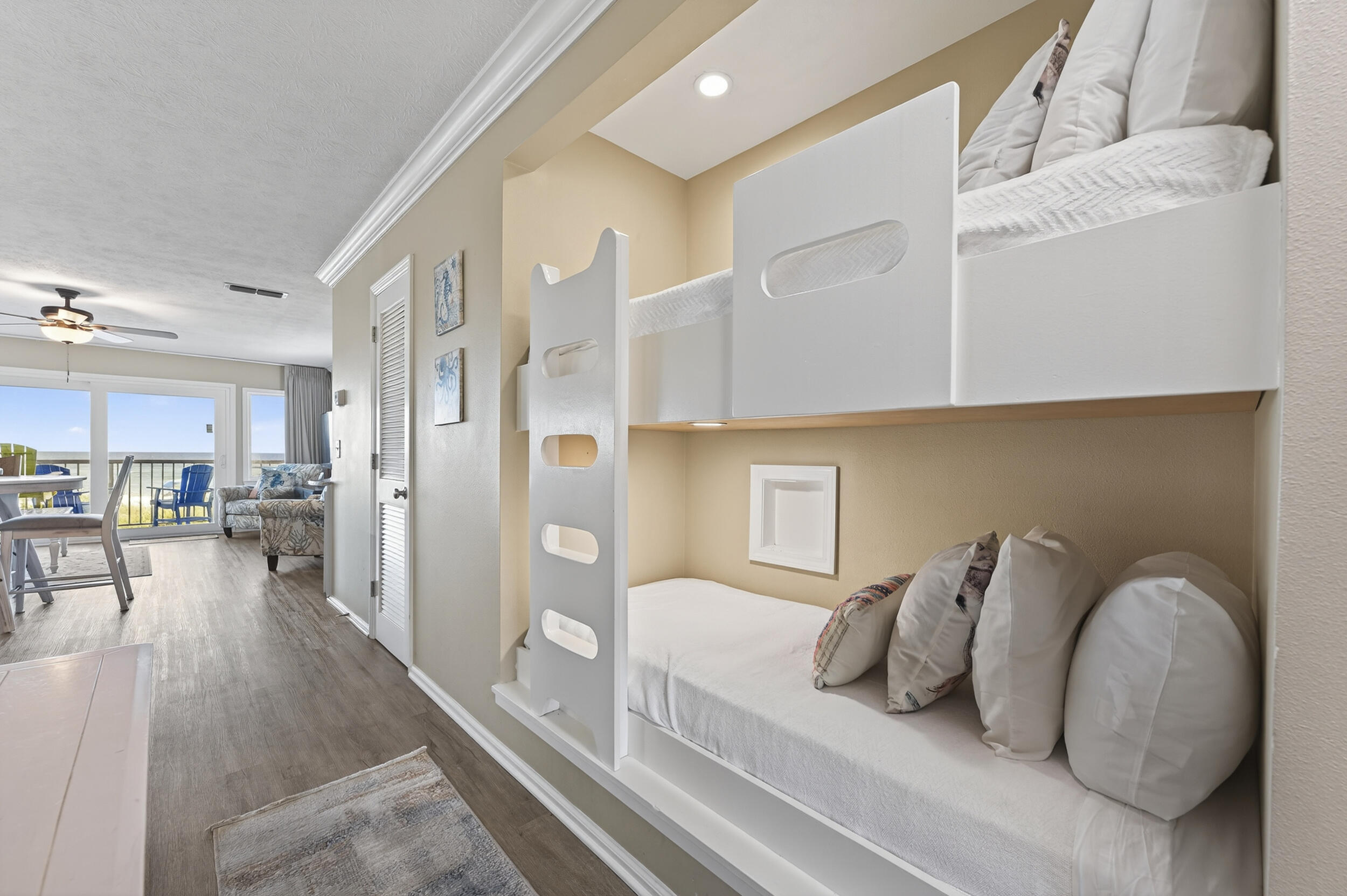 SEAFARER CONDO - Residential
