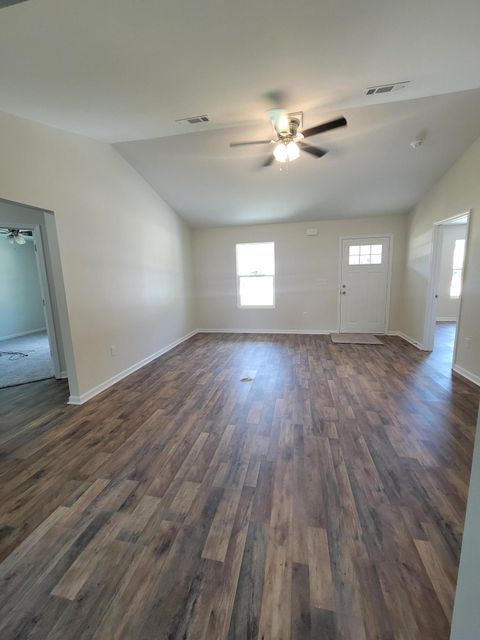 A home in DeFuniak Springs