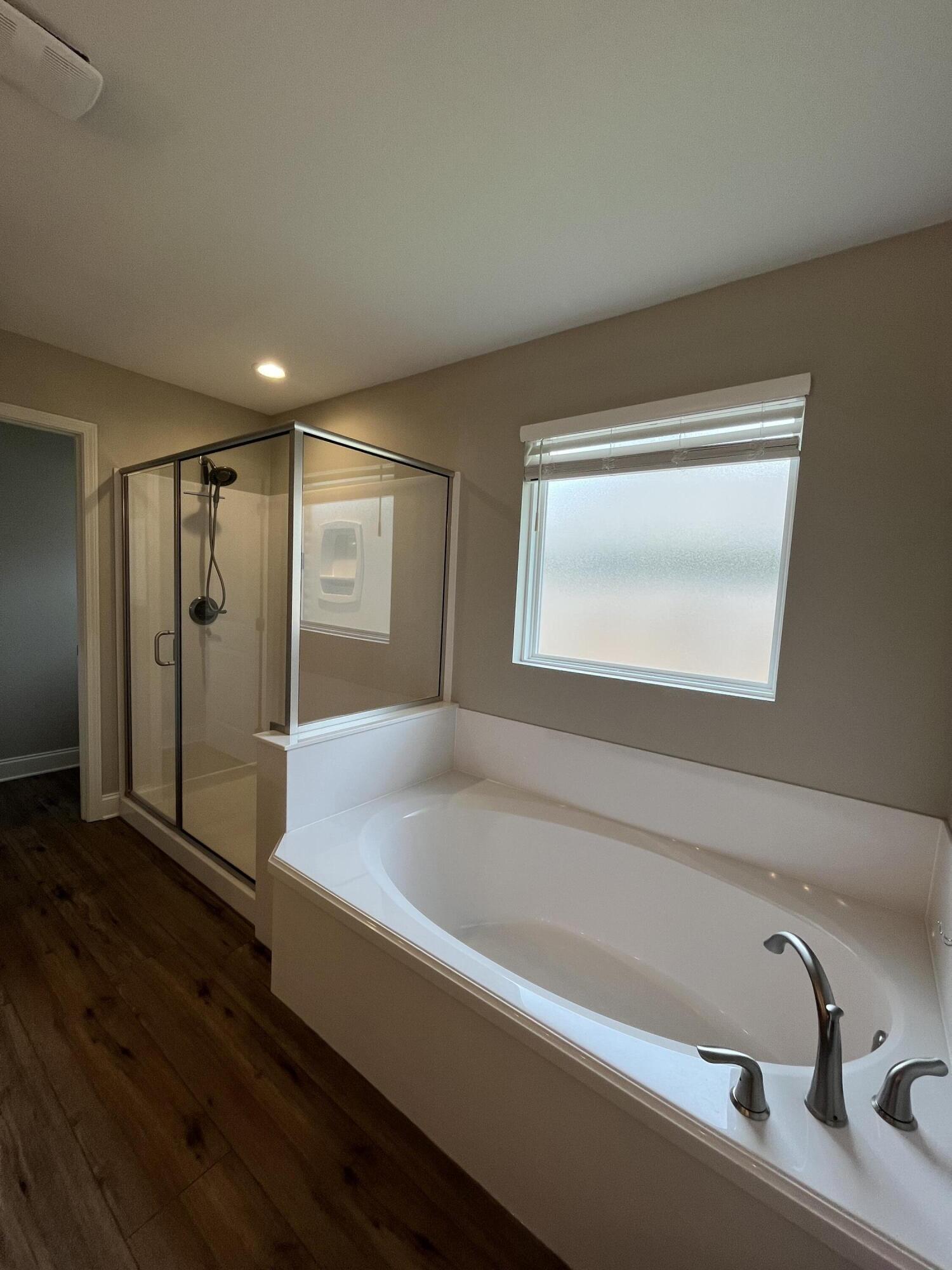 BAY RIDGE ADD LOT 14 BLK 1 - Residential Lease