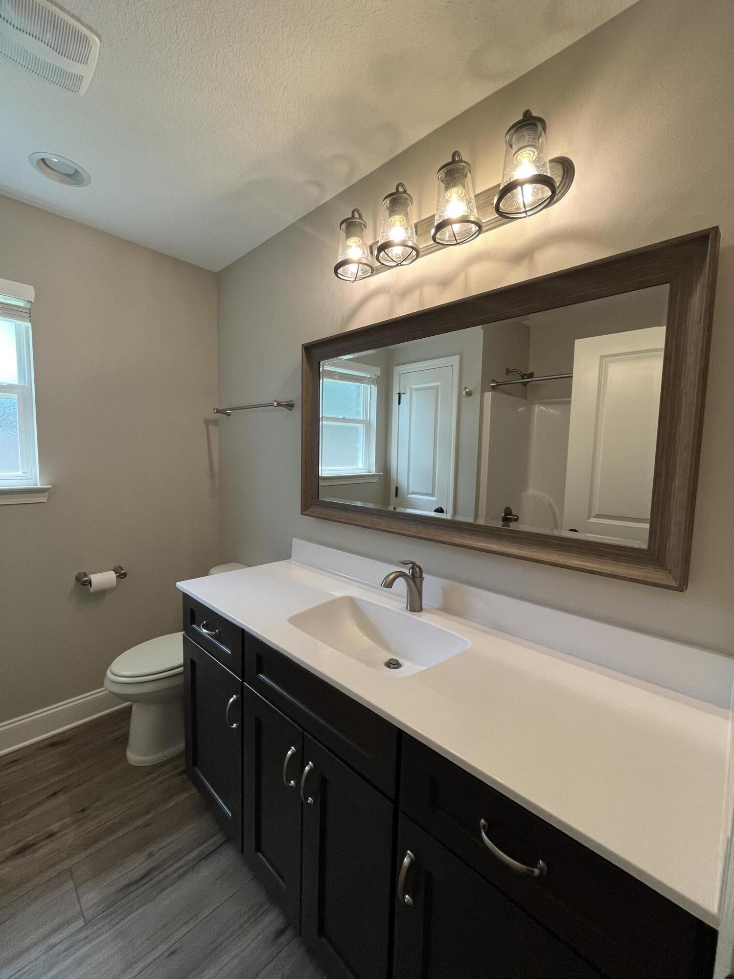 BAY RIDGE ADD LOT 14 BLK 1 - Residential Lease