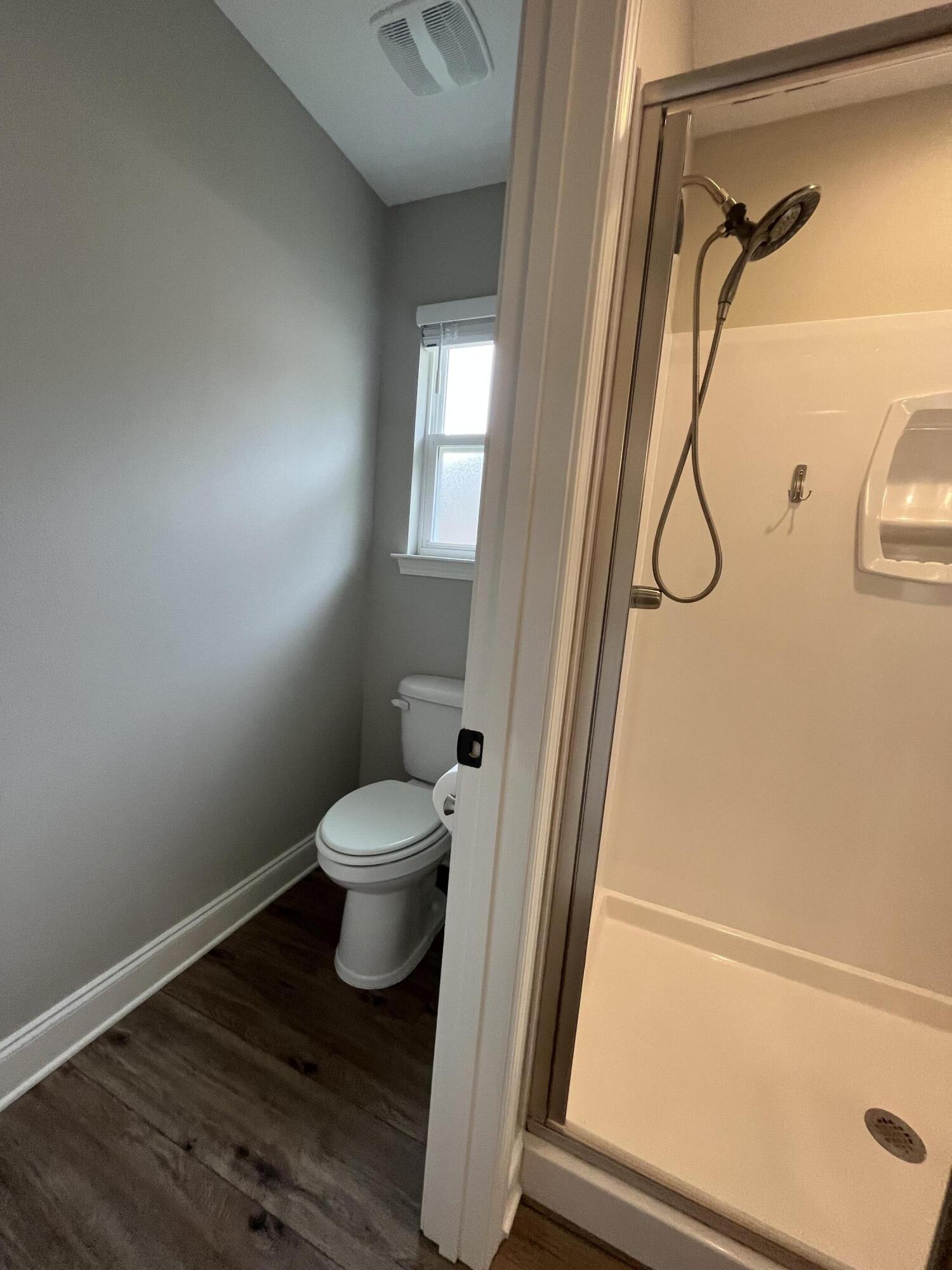 BAY RIDGE ADD LOT 14 BLK 1 - Residential Lease