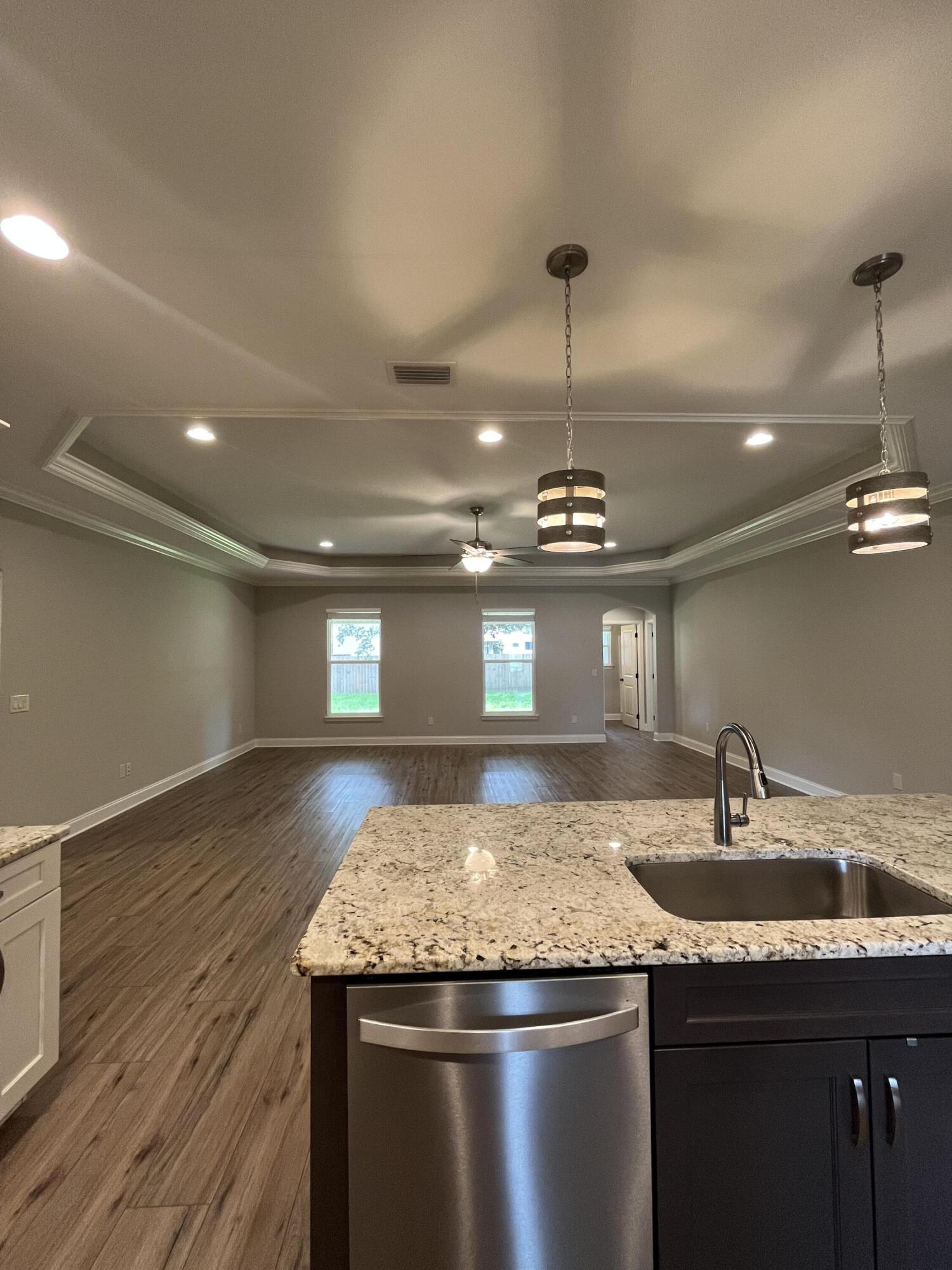 BAY RIDGE ADD LOT 14 BLK 1 - Residential Lease