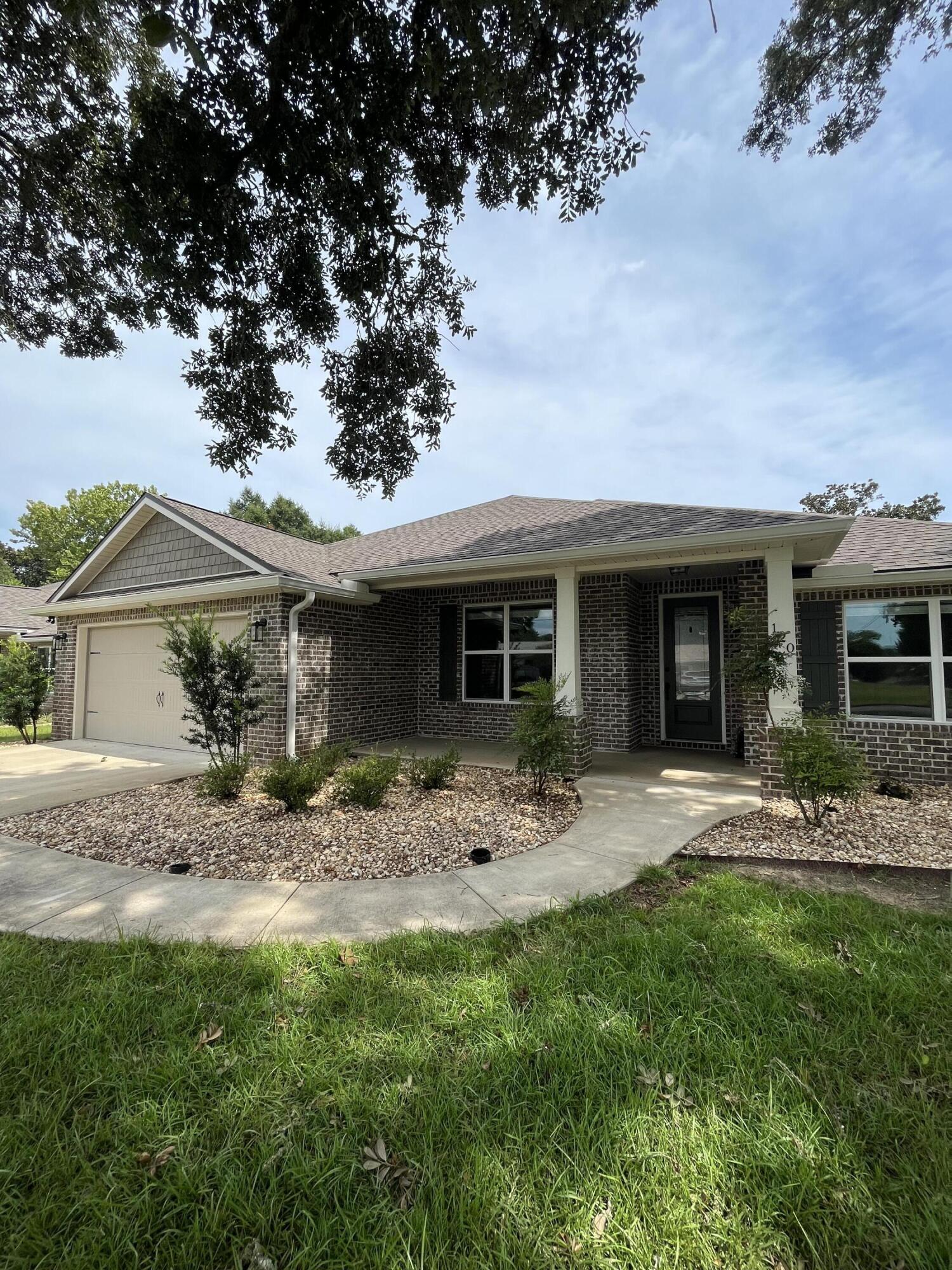 BAY RIDGE ADD LOT 14 BLK 1 - Residential Lease