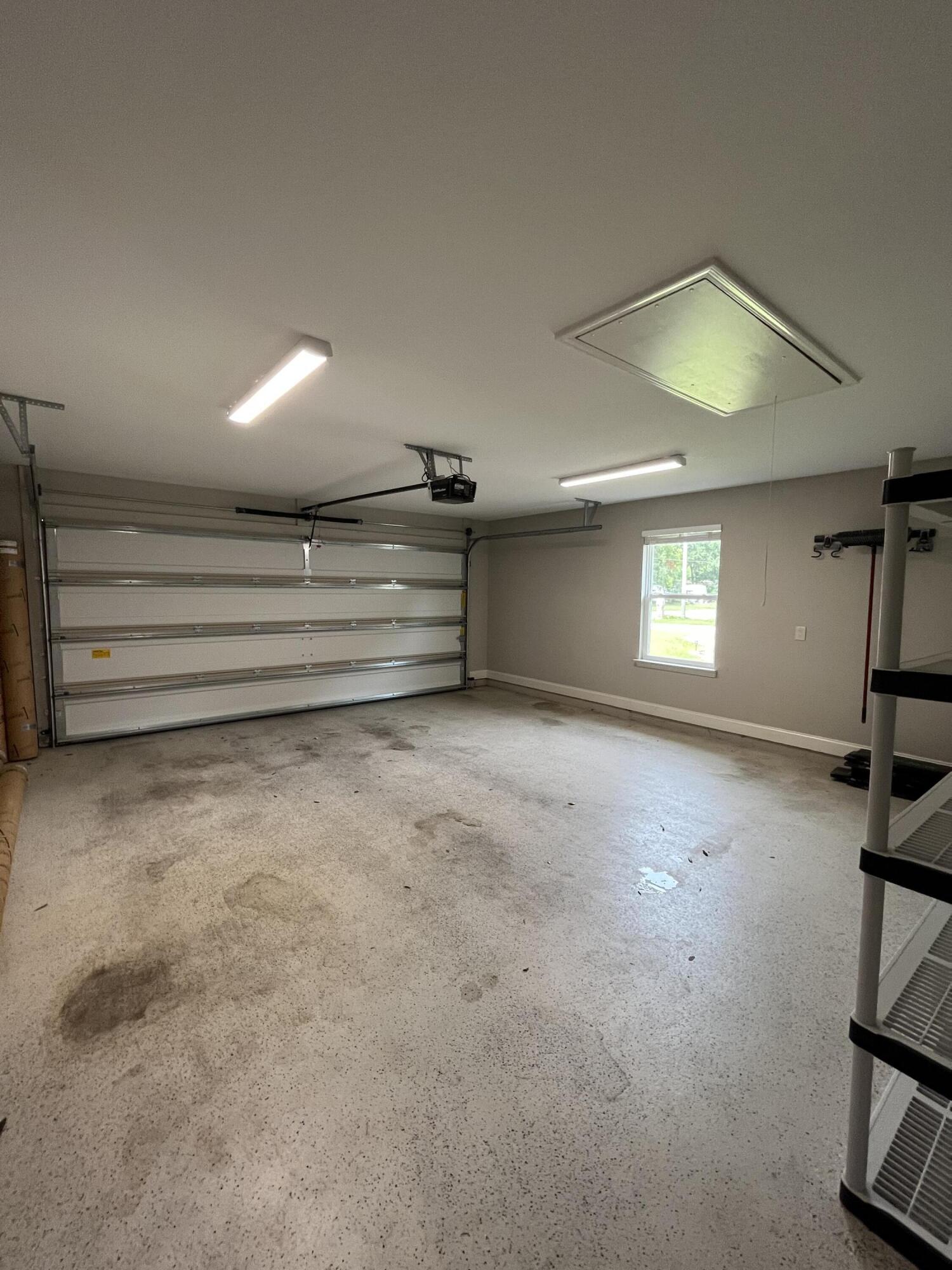 BAY RIDGE ADD LOT 14 BLK 1 - Residential Lease