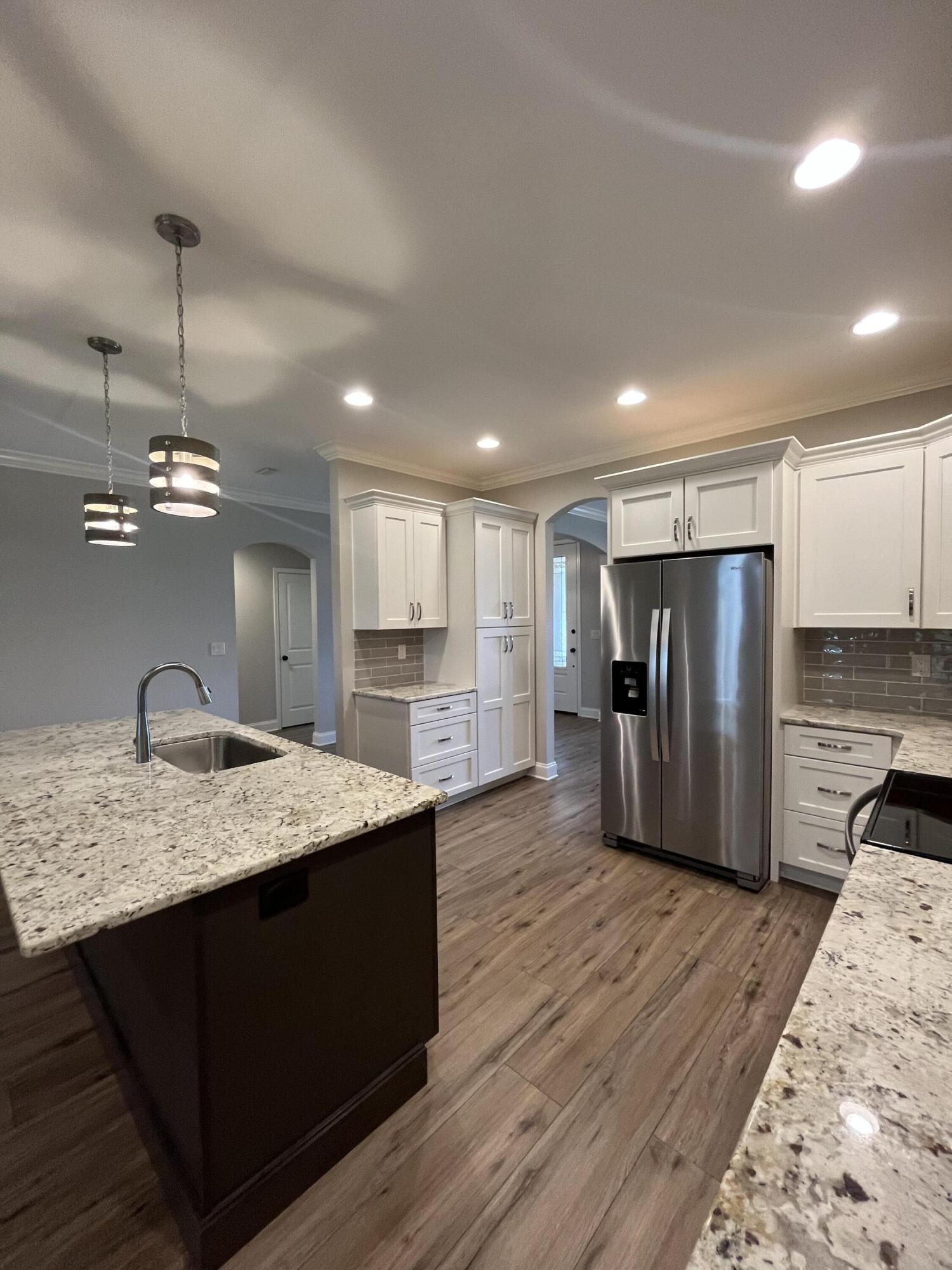 BAY RIDGE ADD LOT 14 BLK 1 - Residential Lease