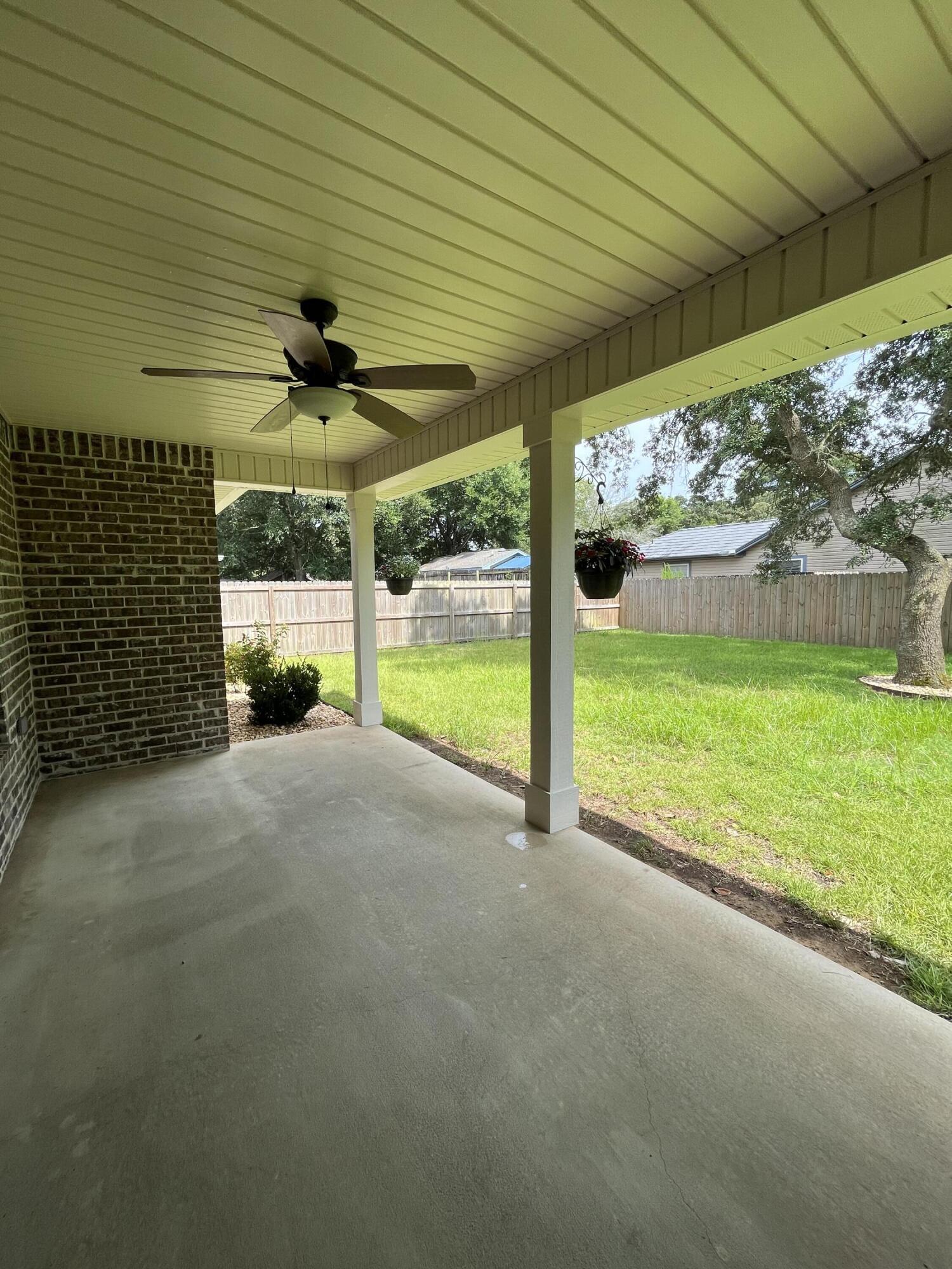 BAY RIDGE ADD LOT 14 BLK 1 - Residential Lease