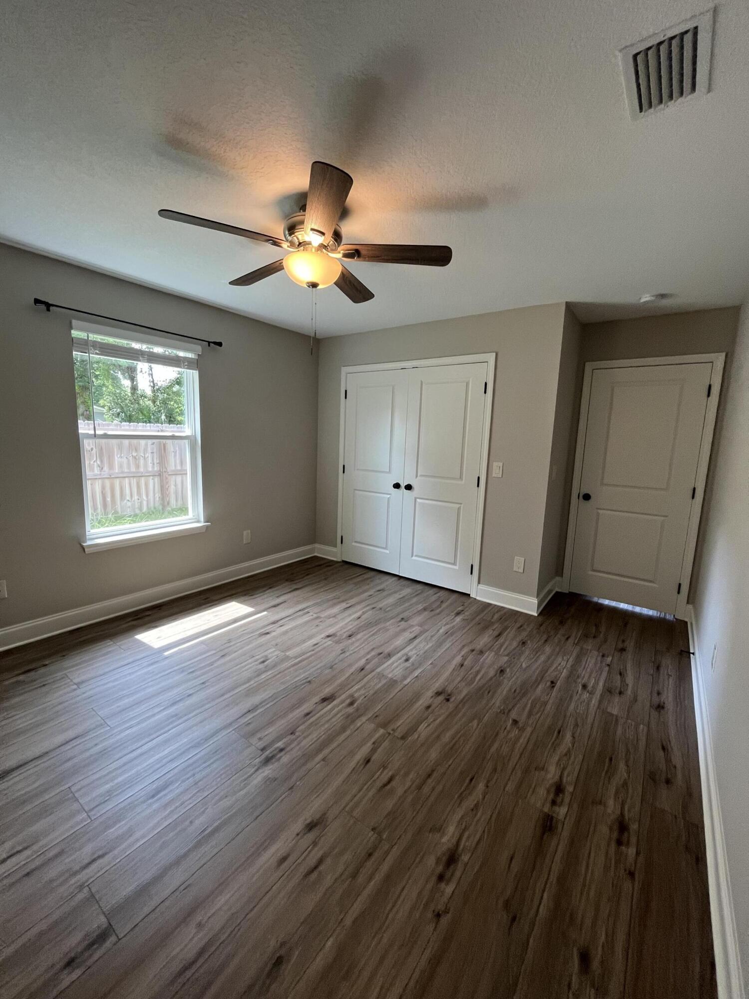 BAY RIDGE ADD LOT 14 BLK 1 - Residential Lease