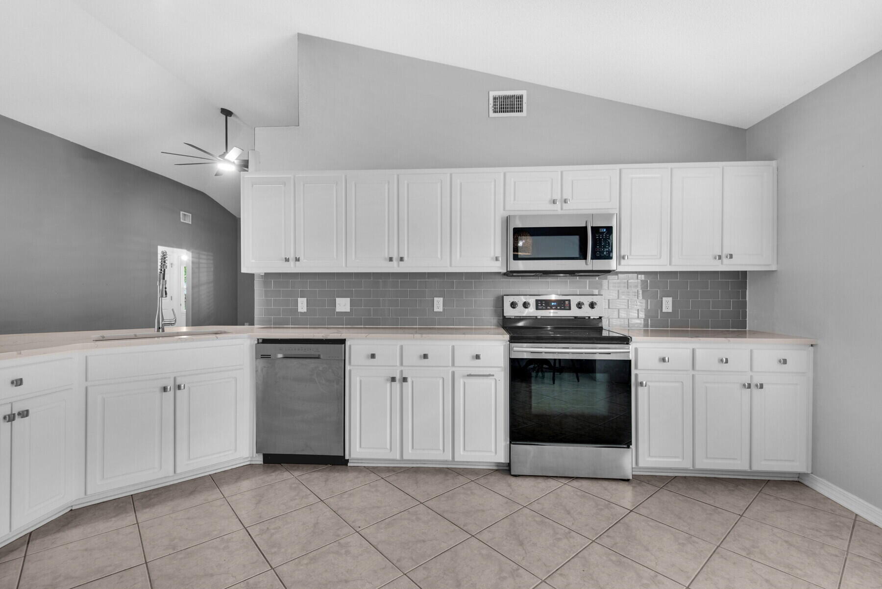 PARKER'S LANDING - Residential Lease