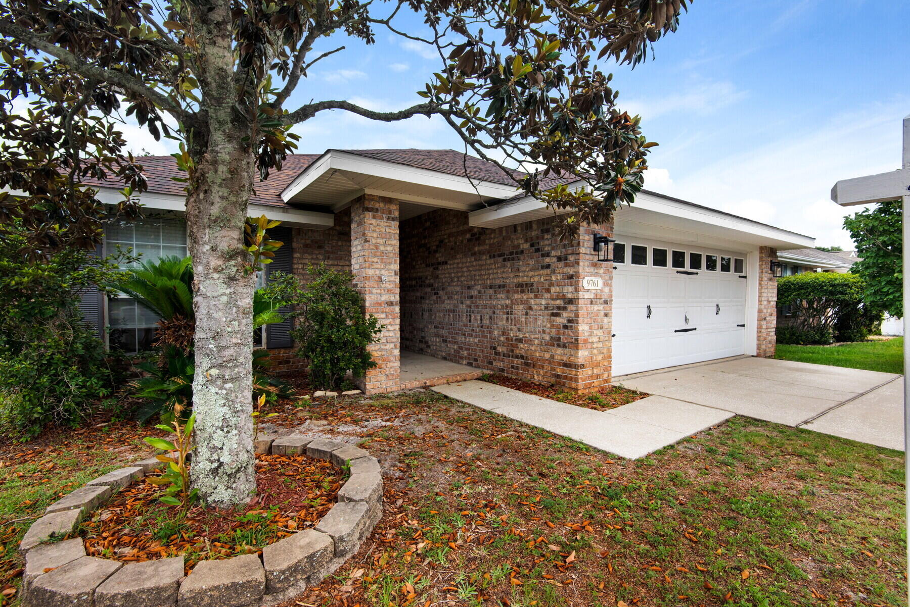 PARKER'S LANDING - Residential Lease