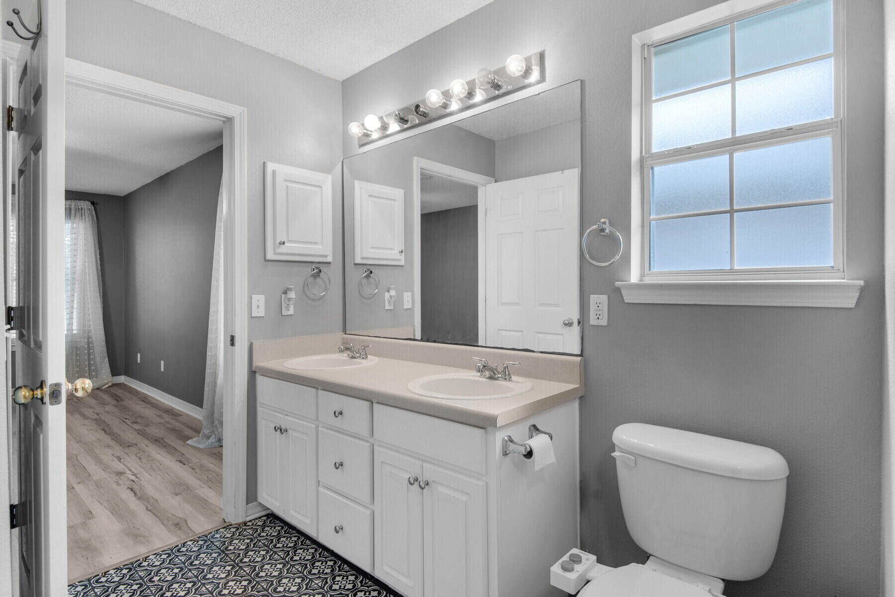 PARKER'S LANDING - Residential Lease