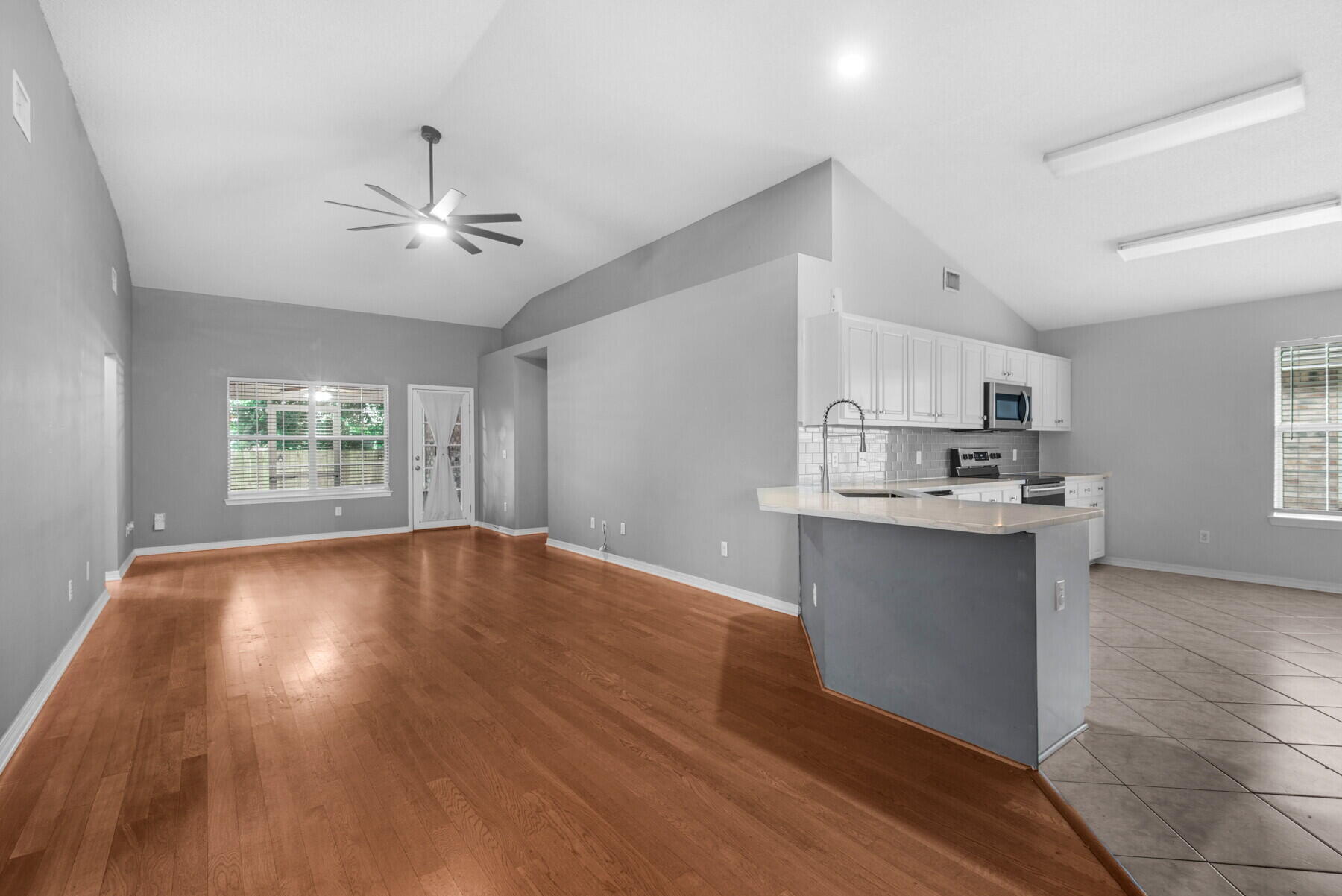 PARKER'S LANDING - Residential Lease