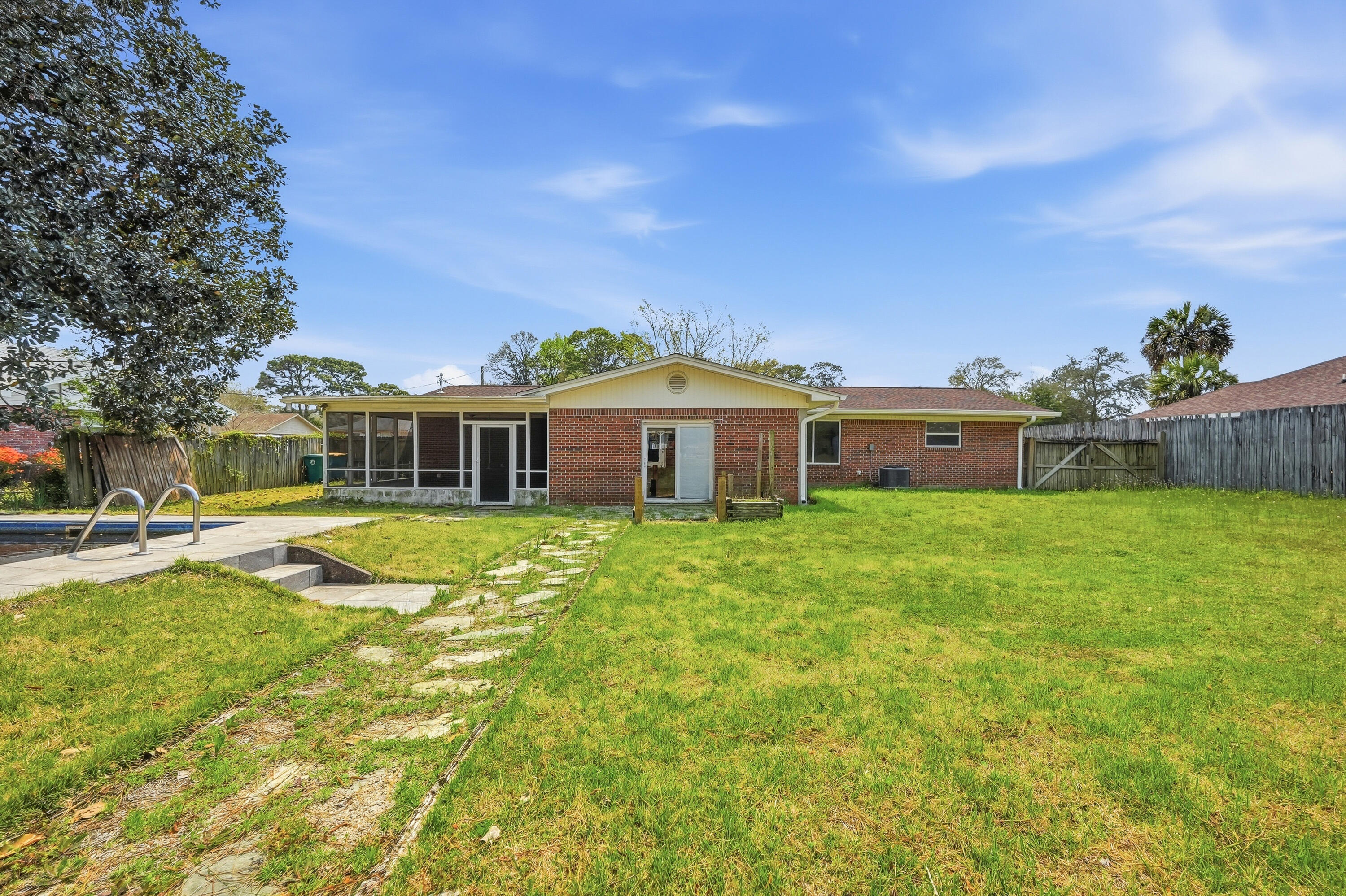 Poquito Bayou - Residential