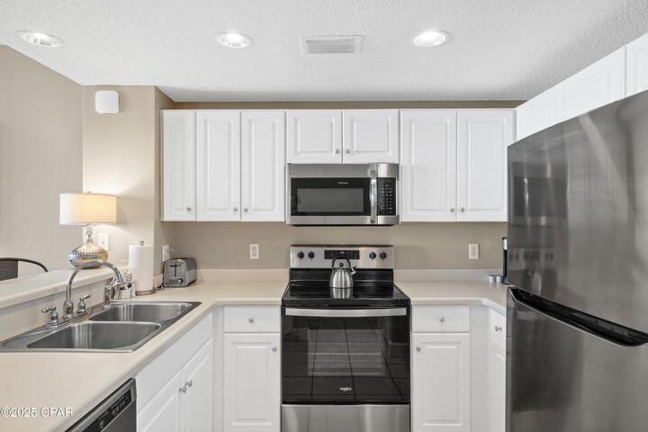 MAJESTIC BEACH TOWERS I - Residential