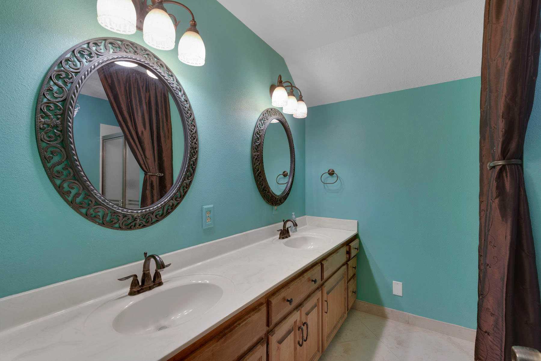 KELL-AIRE GARDENS - Residential