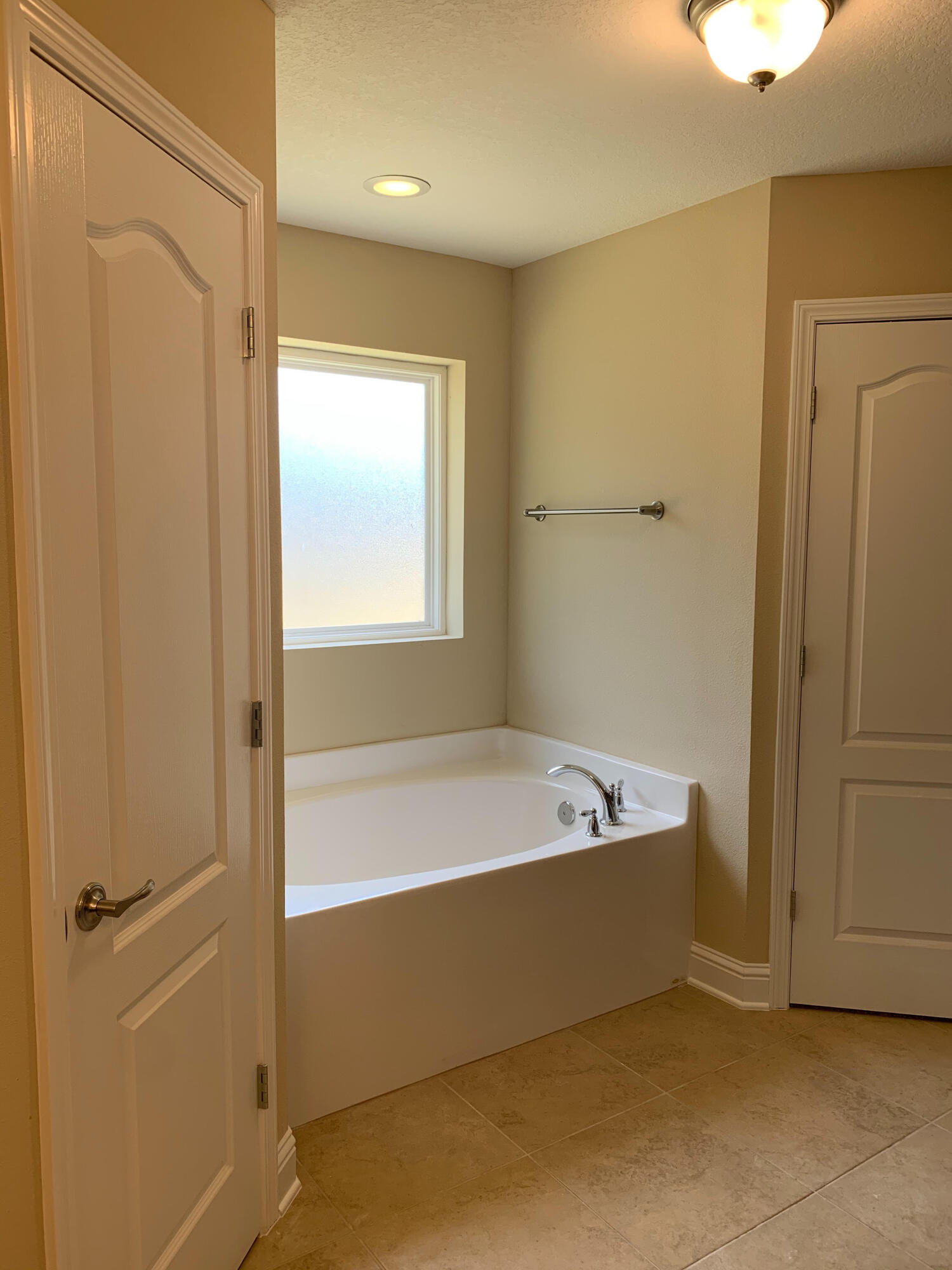 NAVARRE 1ST ADD - Residential