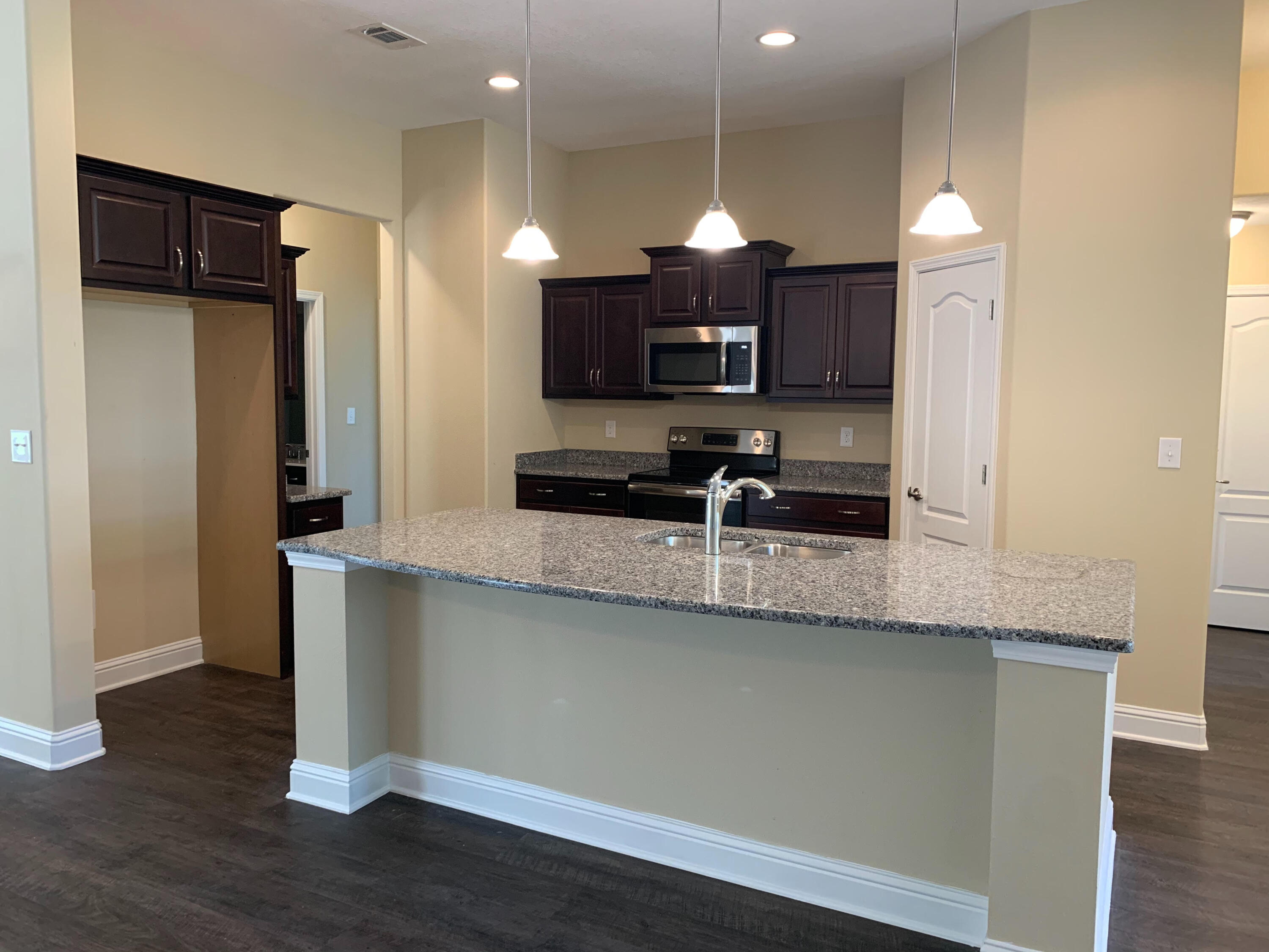 NAVARRE 1ST ADD - Residential