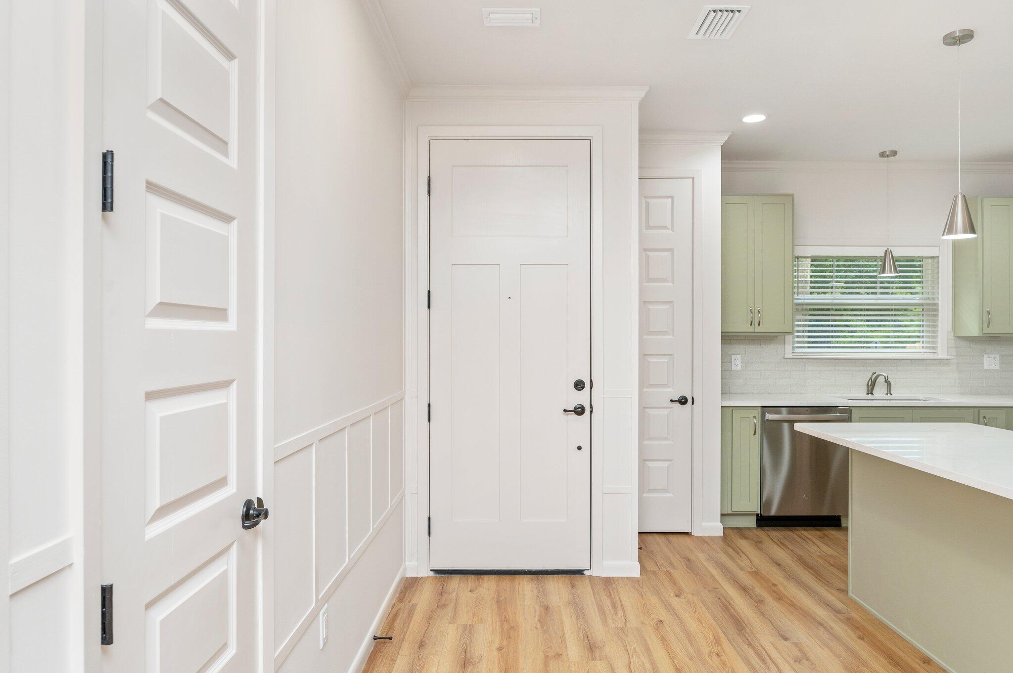 Crestview N 68 Ft Lot 5 Blk 101 - Residential Lease