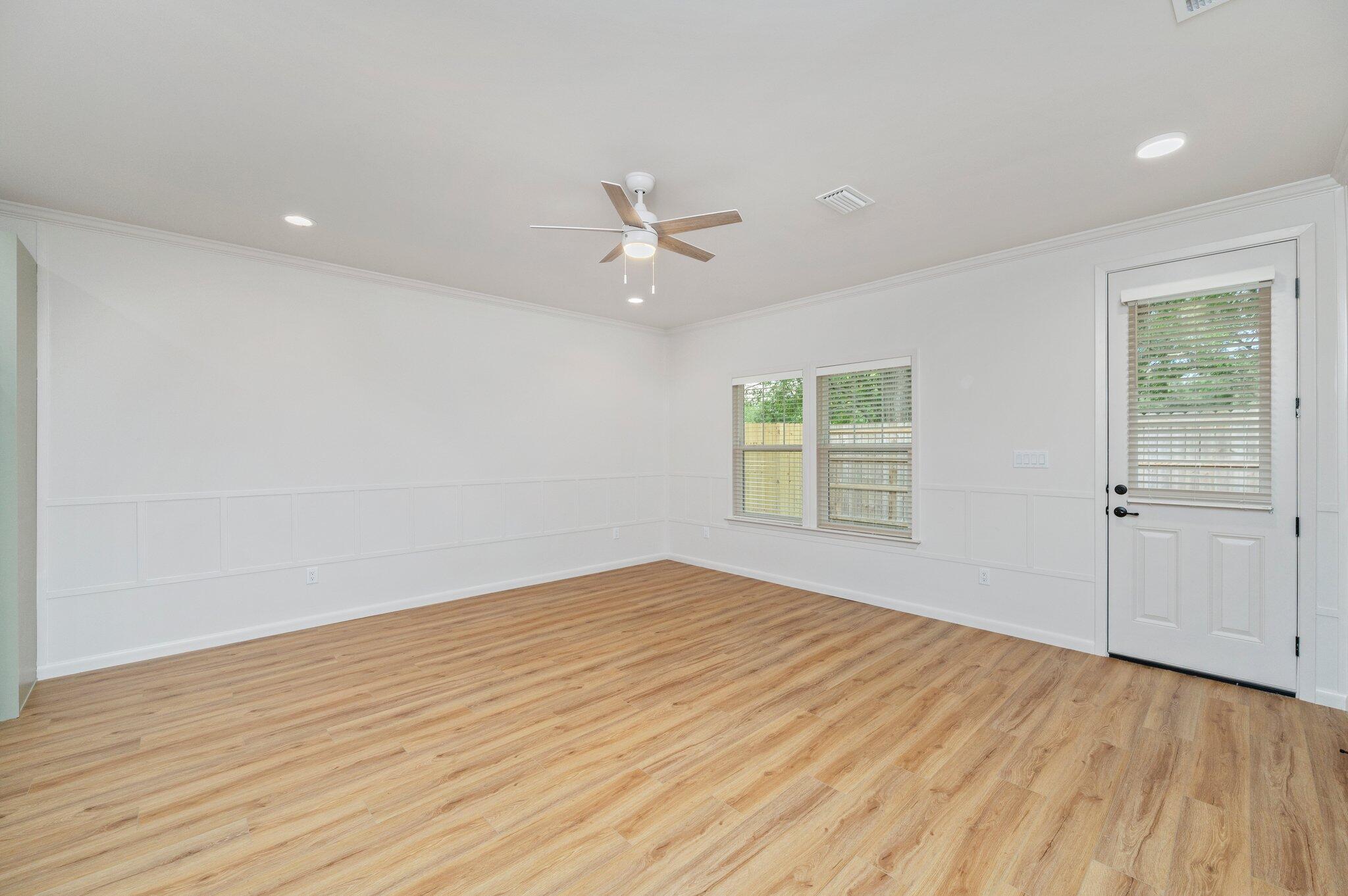 Crestview N 68 Ft Lot 5 Blk 101 - Residential Lease