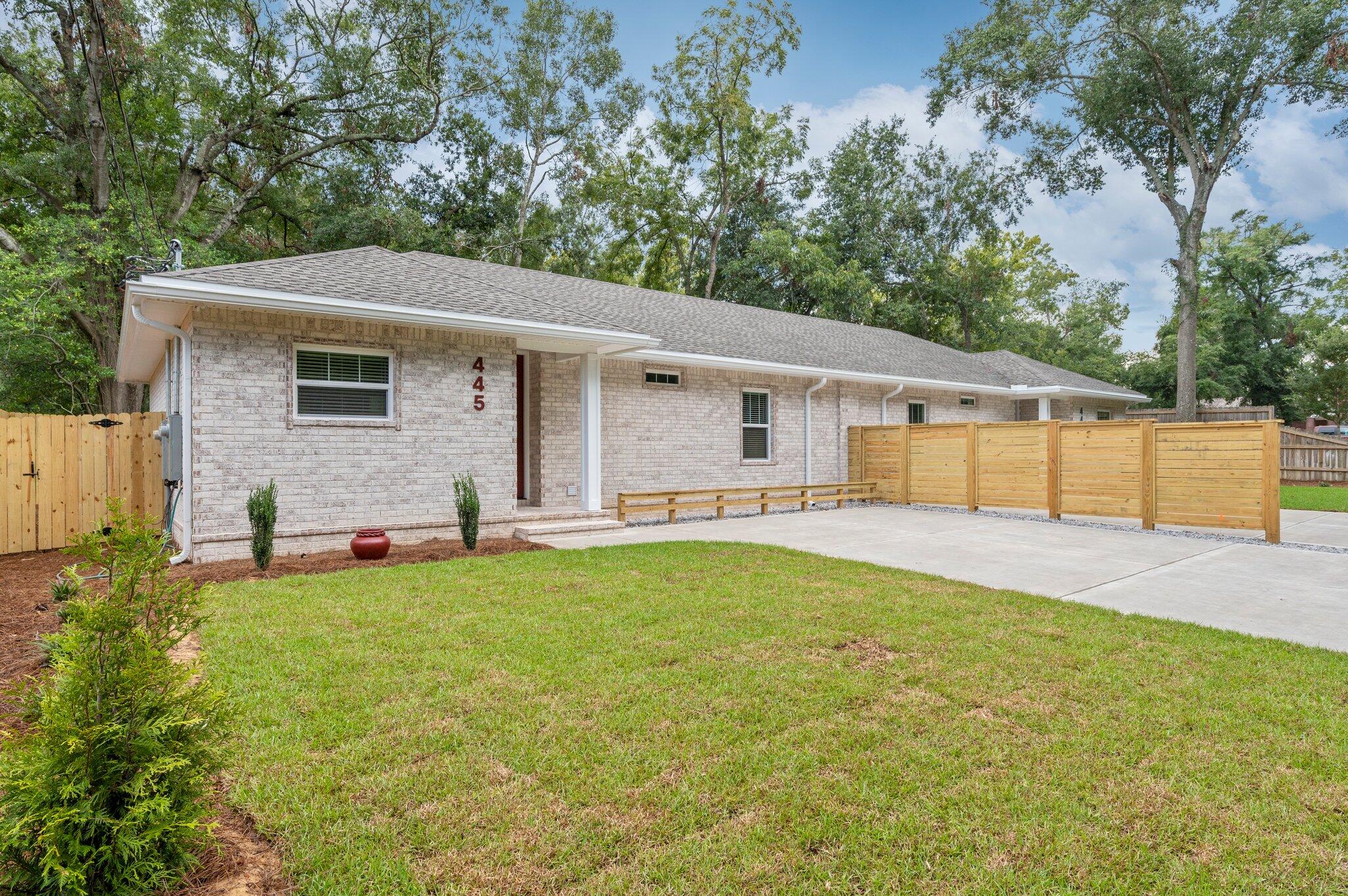 Crestview N 68 Ft Lot 5 Blk 101 - Residential Lease
