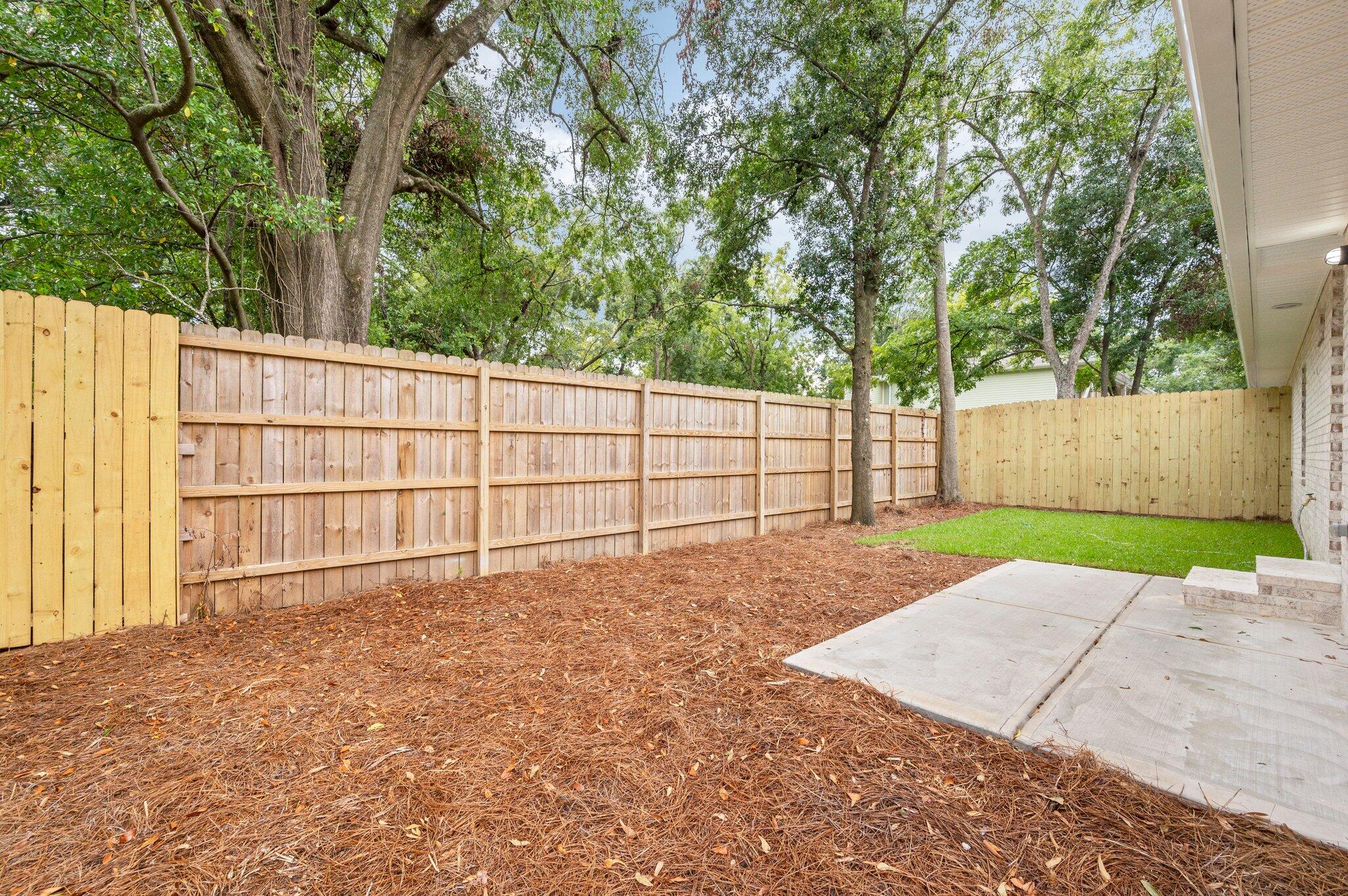 Crestview N 68 Ft Lot 5 Blk 101 - Residential Lease