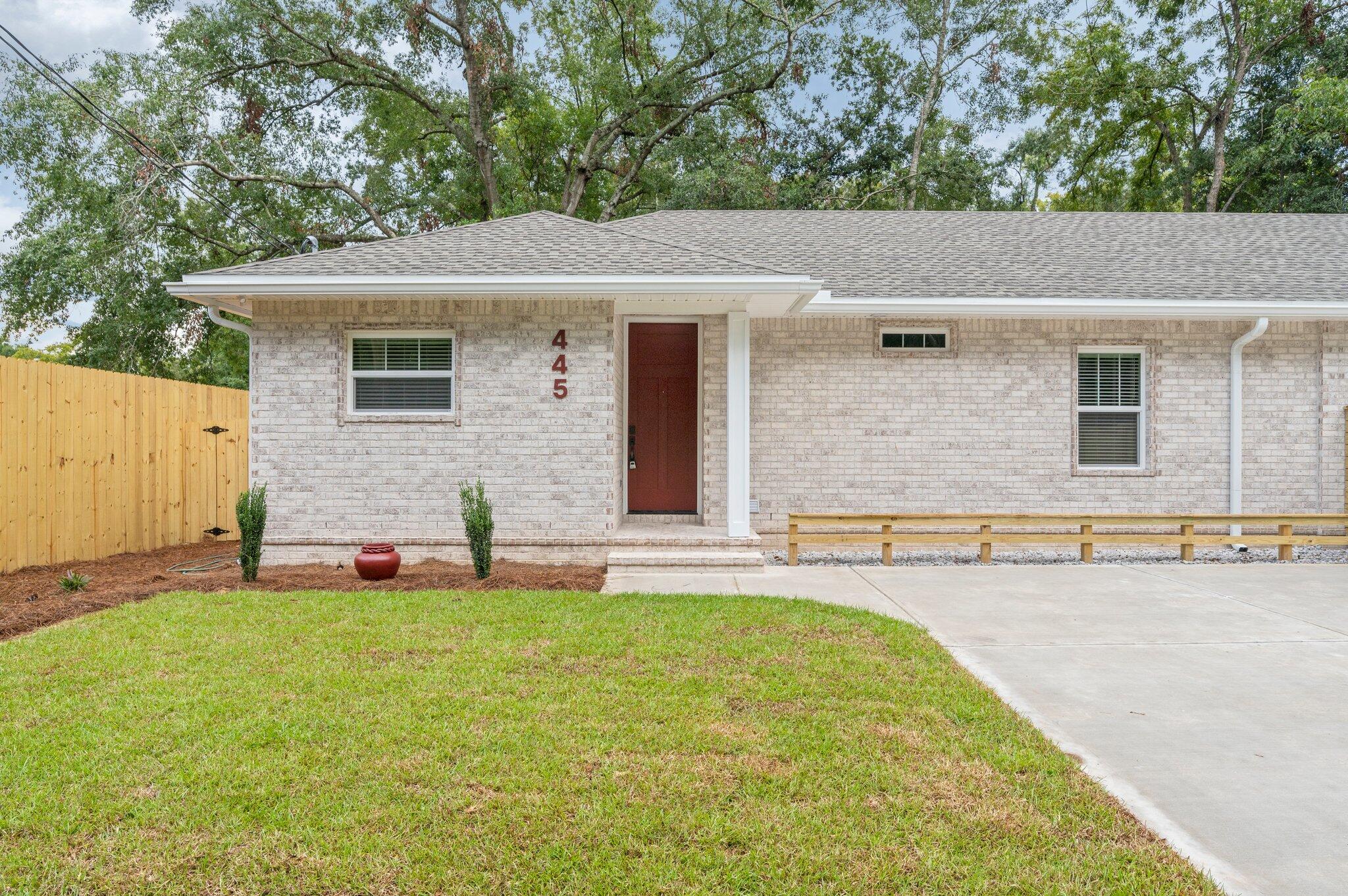 Crestview N 68 Ft Lot 5 Blk 101 - Residential Lease