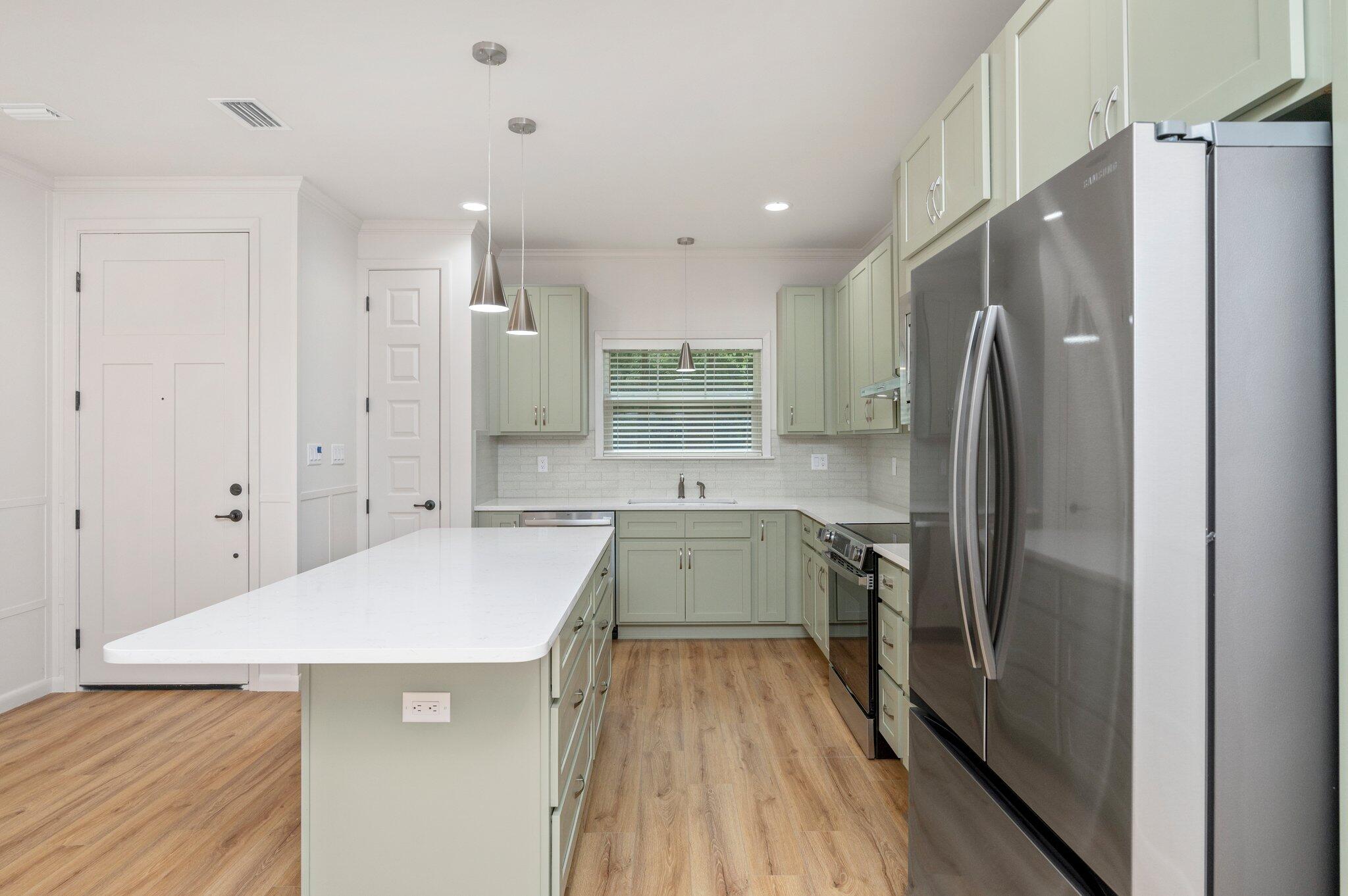 Crestview N 68 Ft Lot 5 Blk 101 - Residential Lease