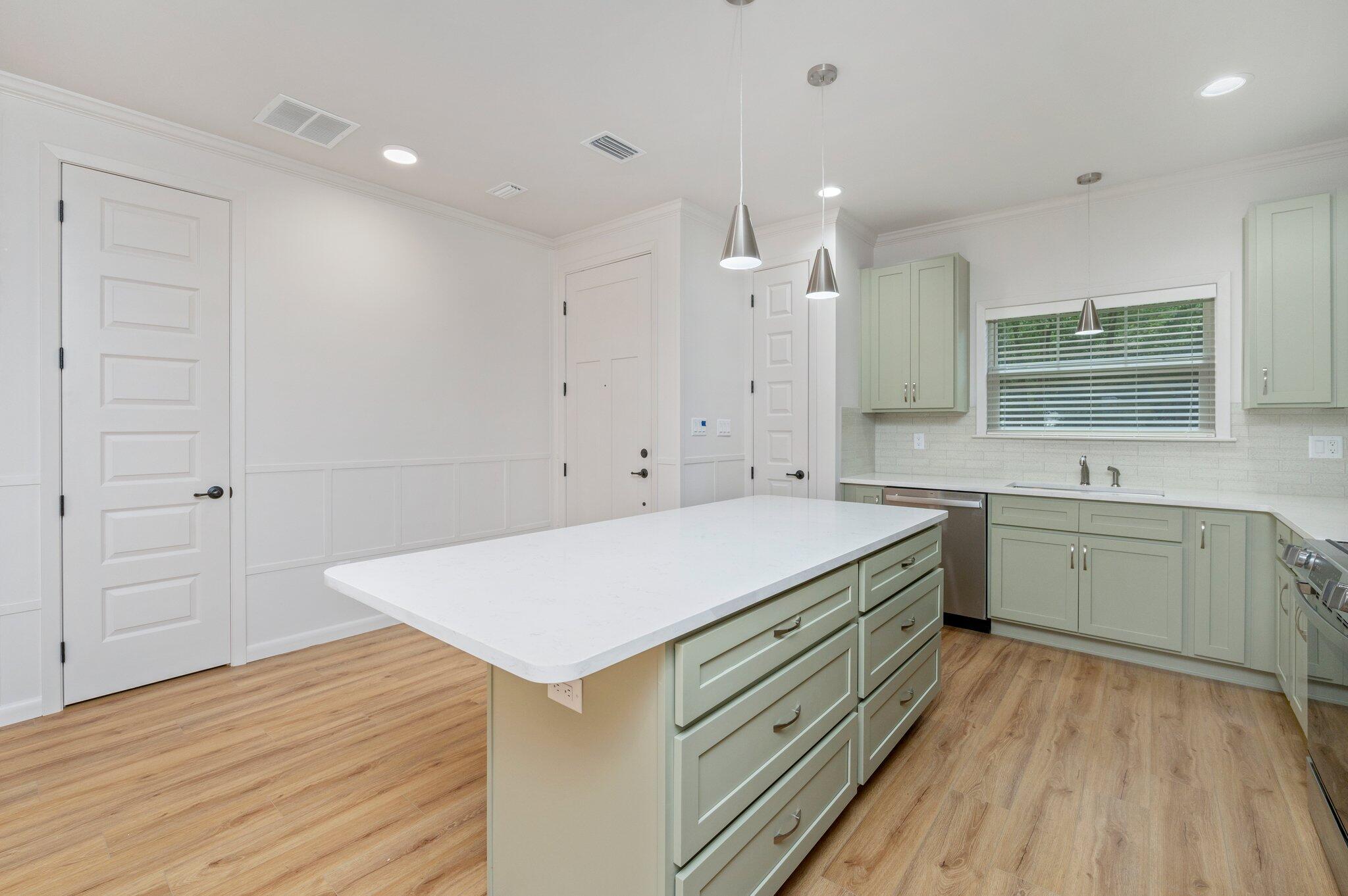 Crestview N 68 Ft Lot 5 Blk 101 - Residential Lease