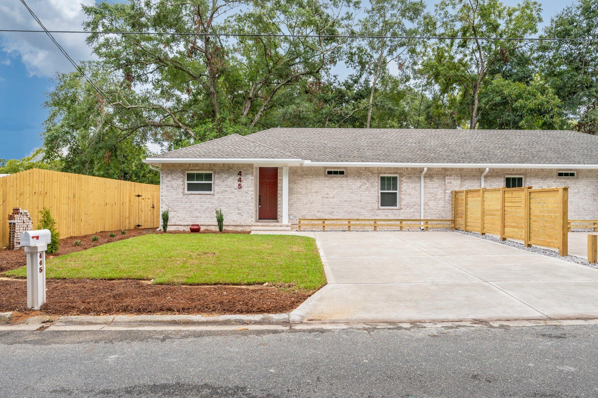 Crestview N 68 Ft Lot 5 Blk 101 - Residential Lease