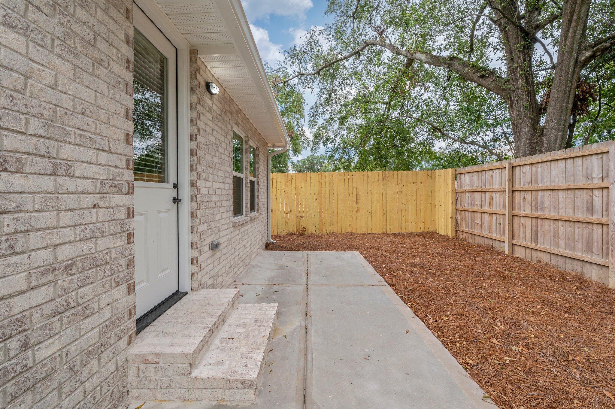 Crestview N 68 Ft Lot 5 Blk 101 - Residential Lease