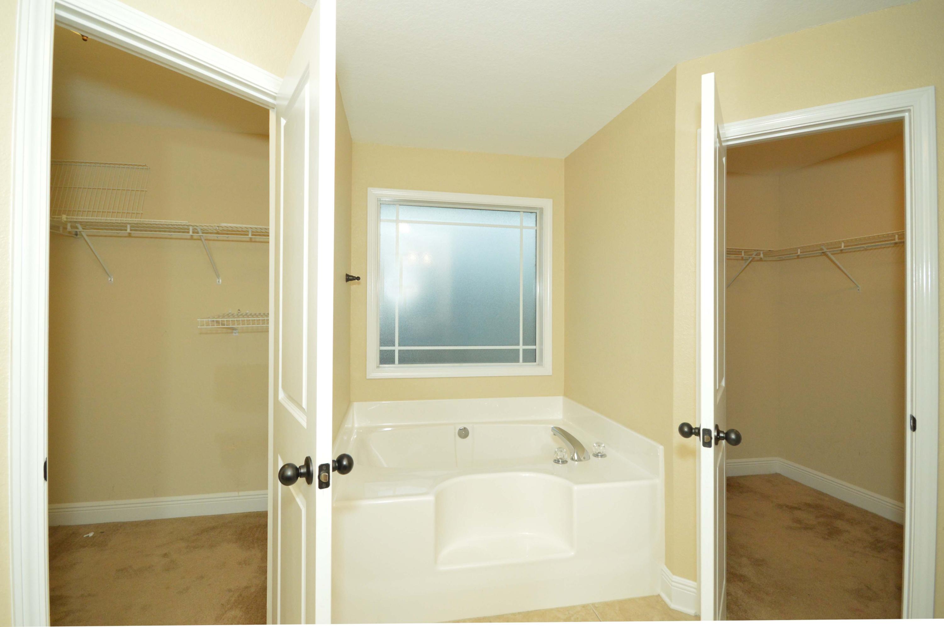 Leah Pines - Residential