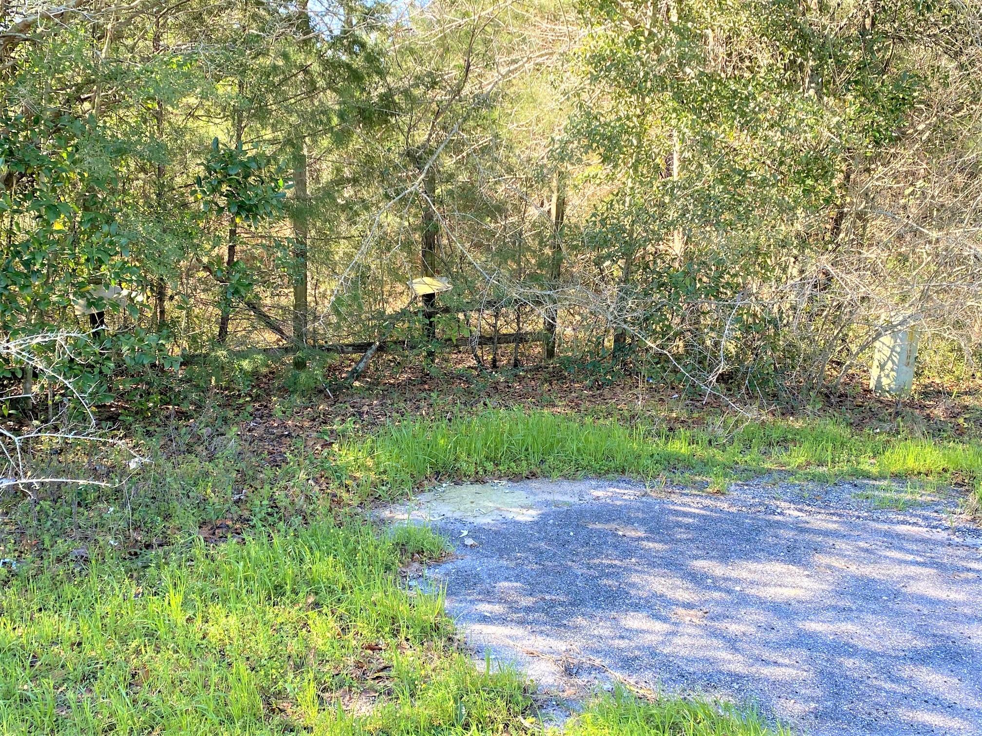 METES & BOUNDS - Land