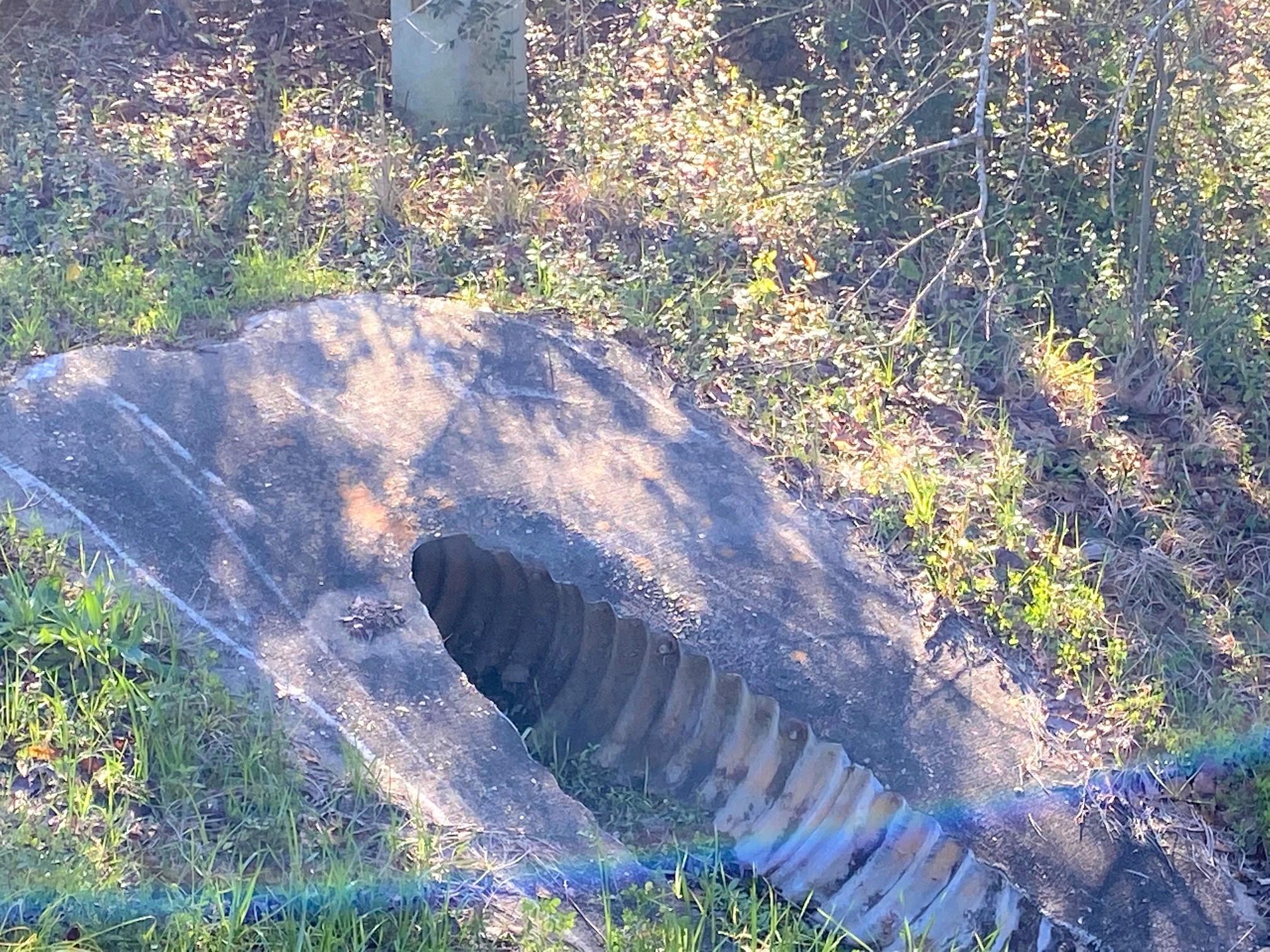 METES & BOUNDS - Land