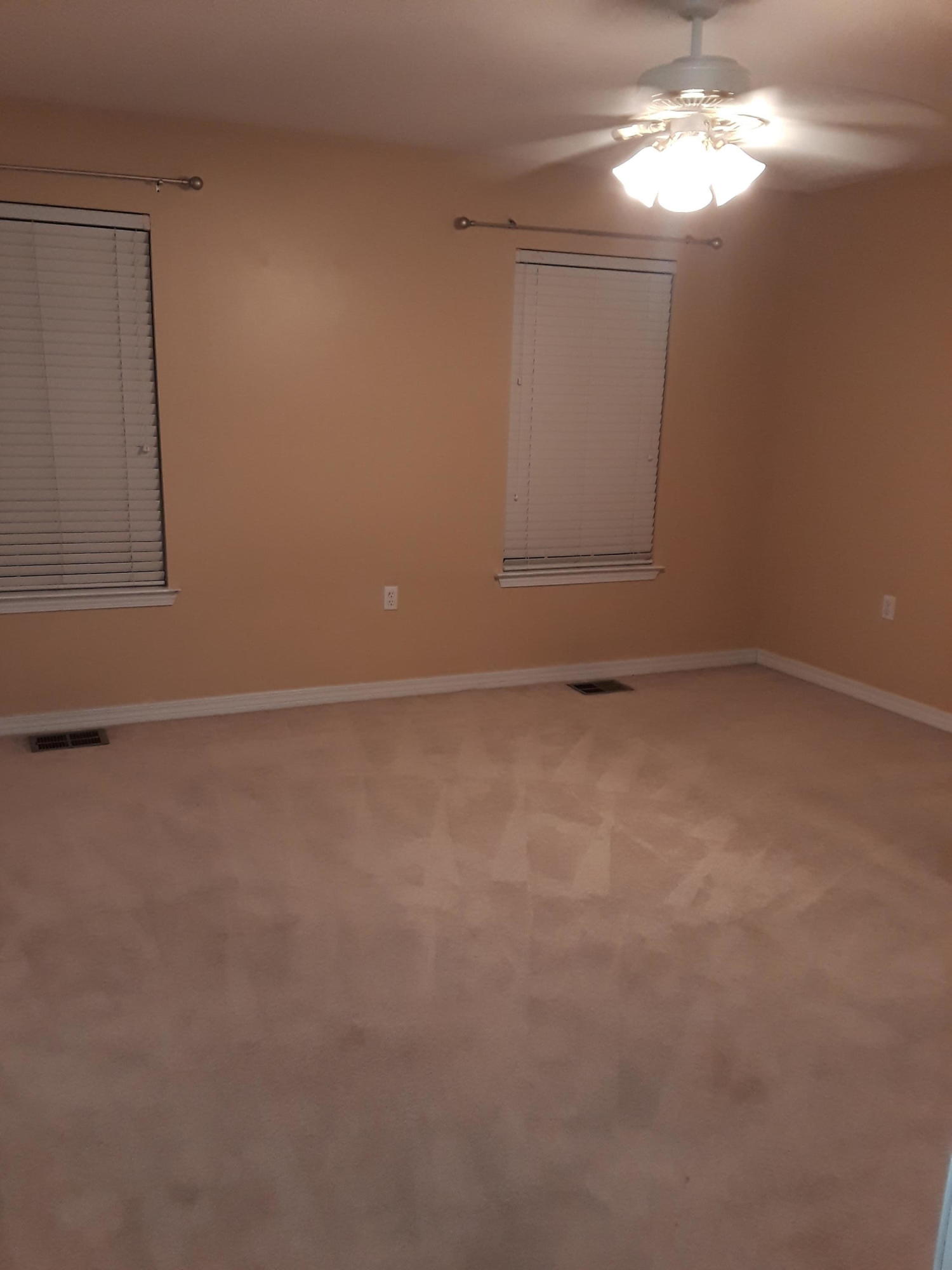 OAK PARK TOWNHOMES LOT 10 - Residential Lease