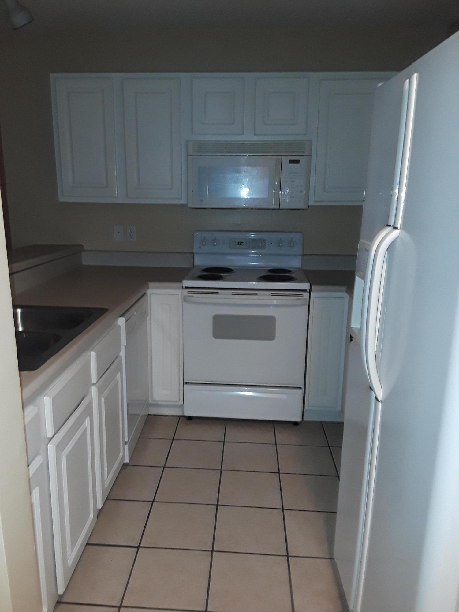 OAK PARK TOWNHOMES LOT 10 - Residential Lease