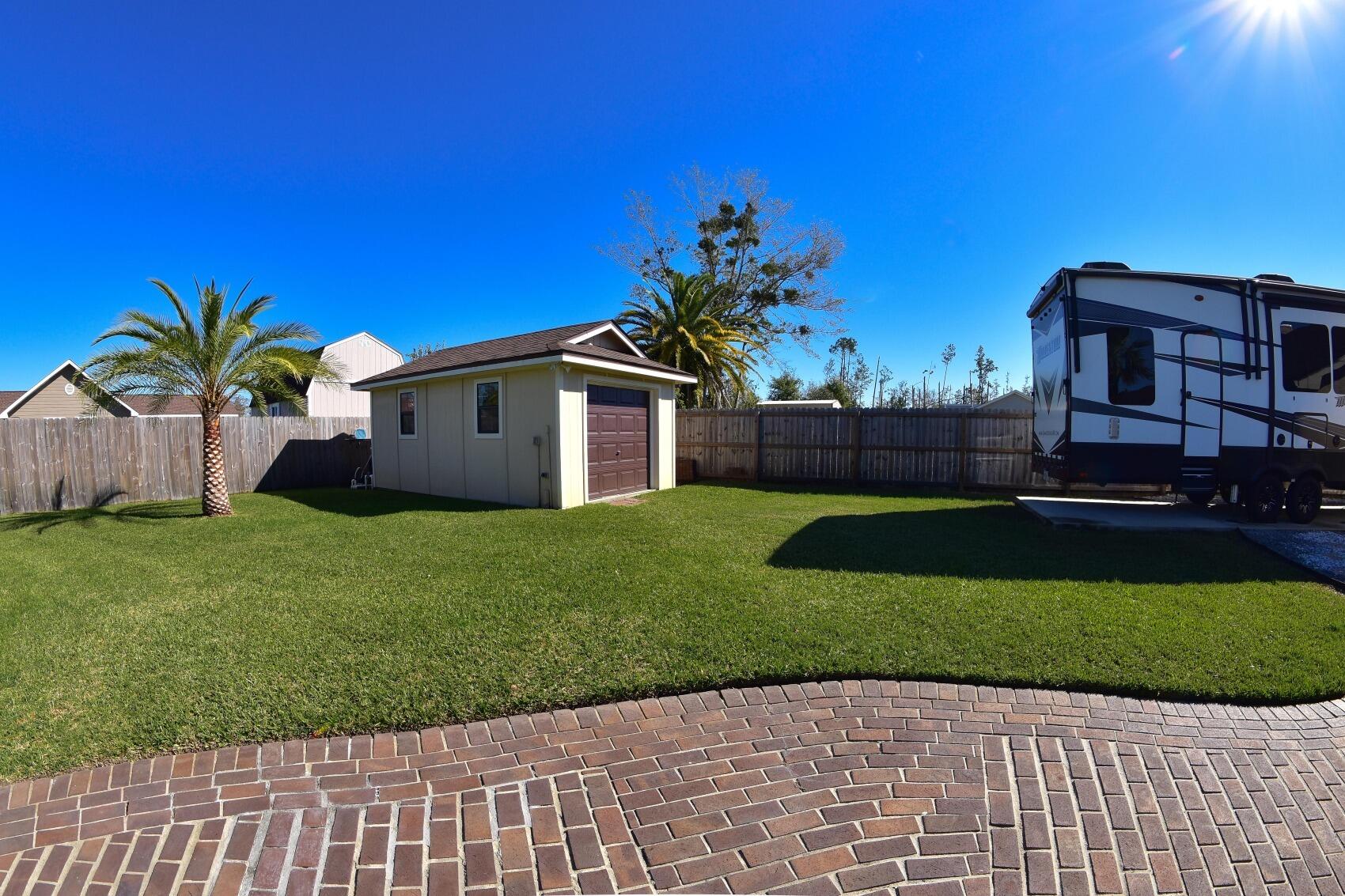 DERBY WOODS - Residential