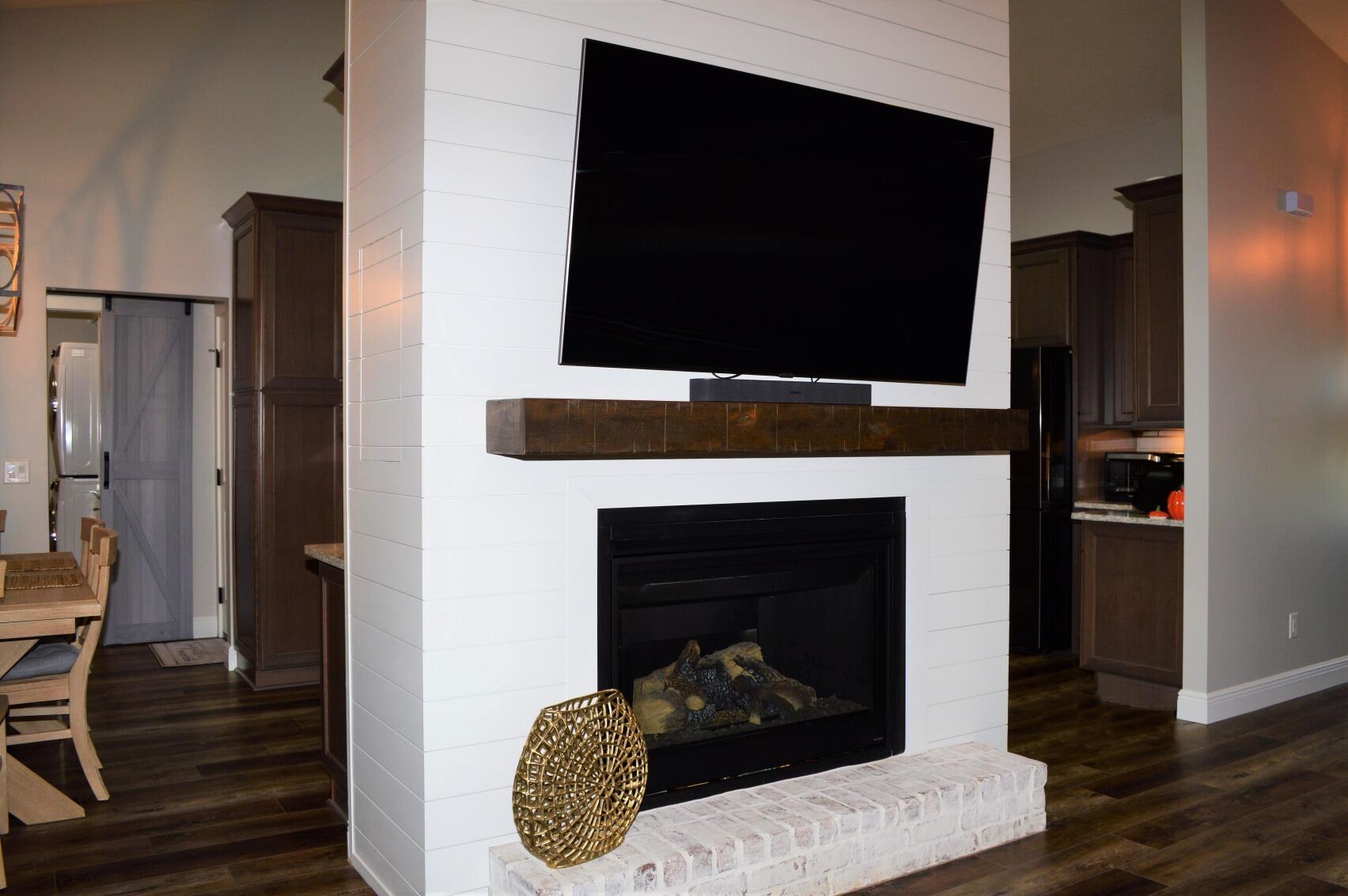 DERBY WOODS - Residential