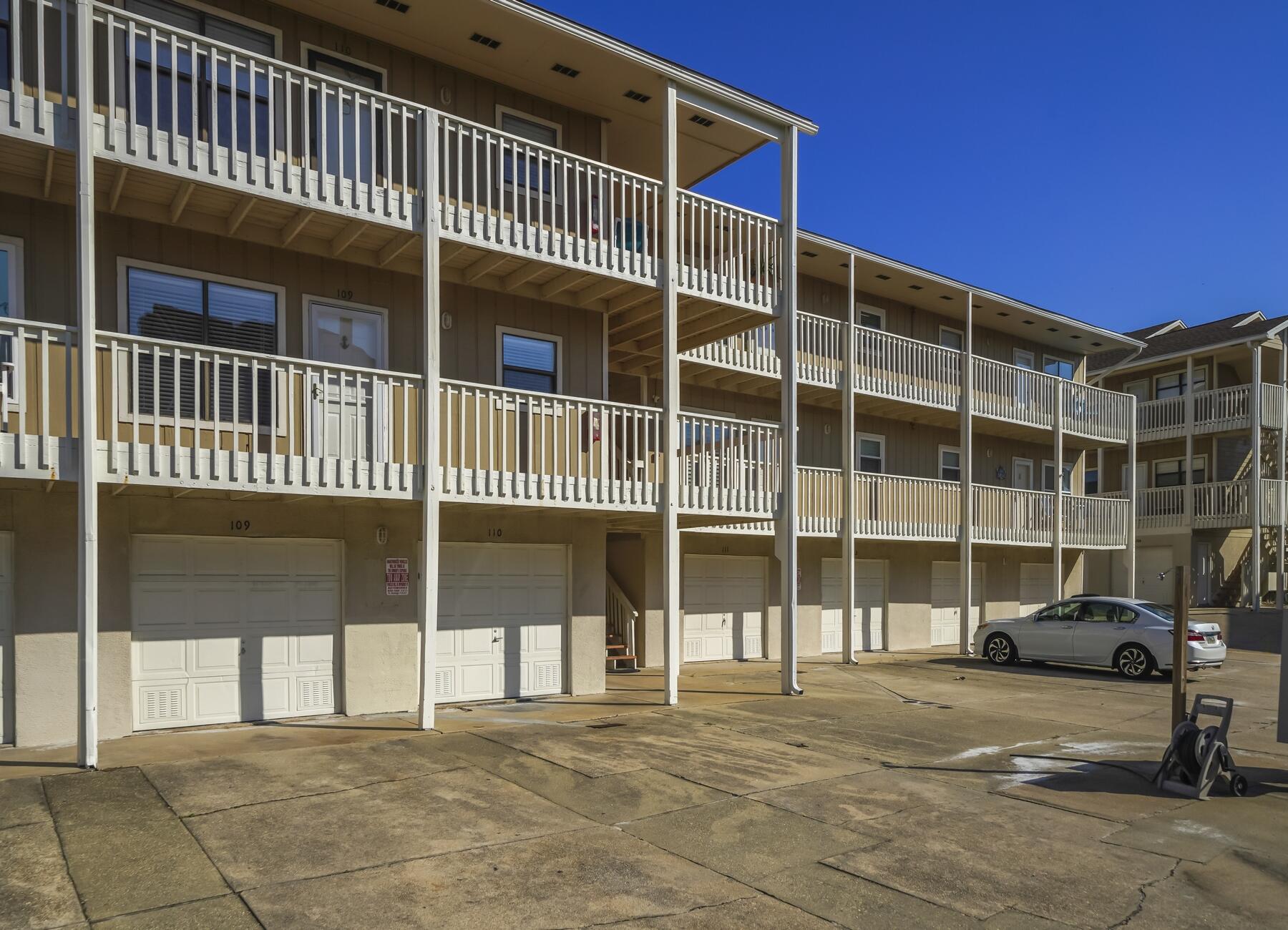 NAUTICAL WAY - Residential