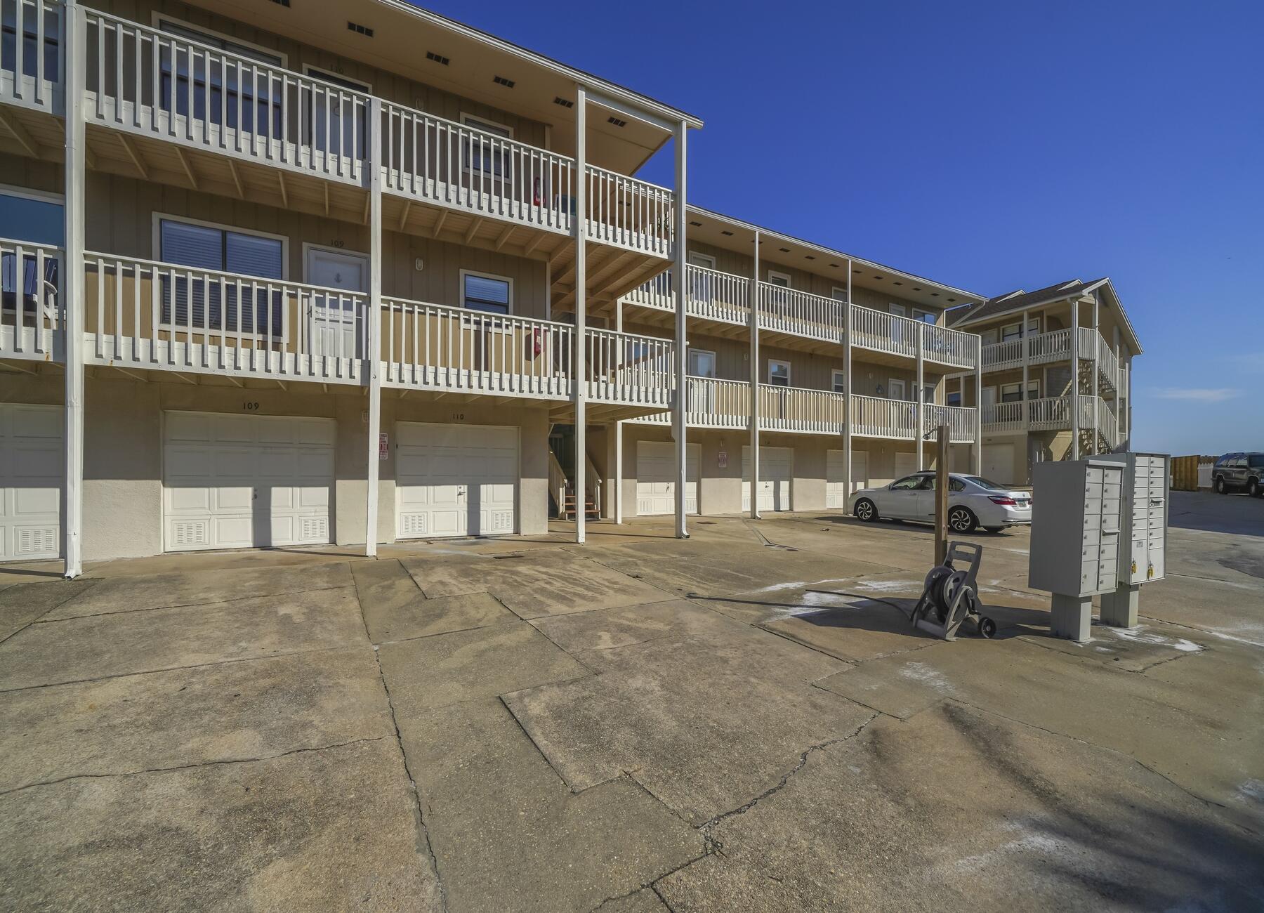 NAUTICAL WAY - Residential