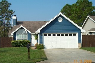 Immaculate 3 bedroom home close to the Community College. Good size bedrooms, Formal Dining Room. Living Room with Fireplace. Arched doorways. Large corner lot with lush landscaping. Call today for an appointment to view. Available 11/10/2015