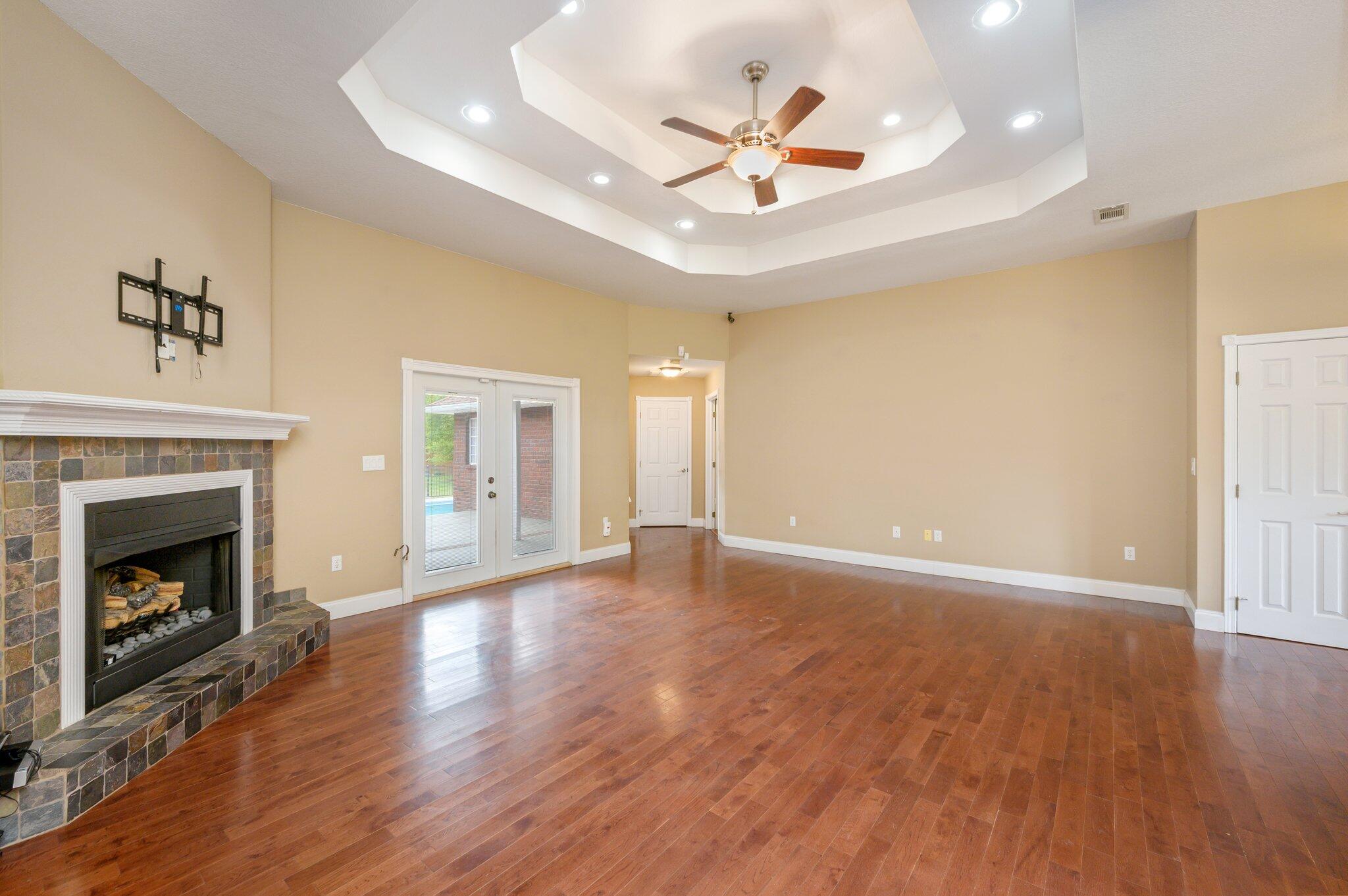 FORE DEER RANCH - Residential