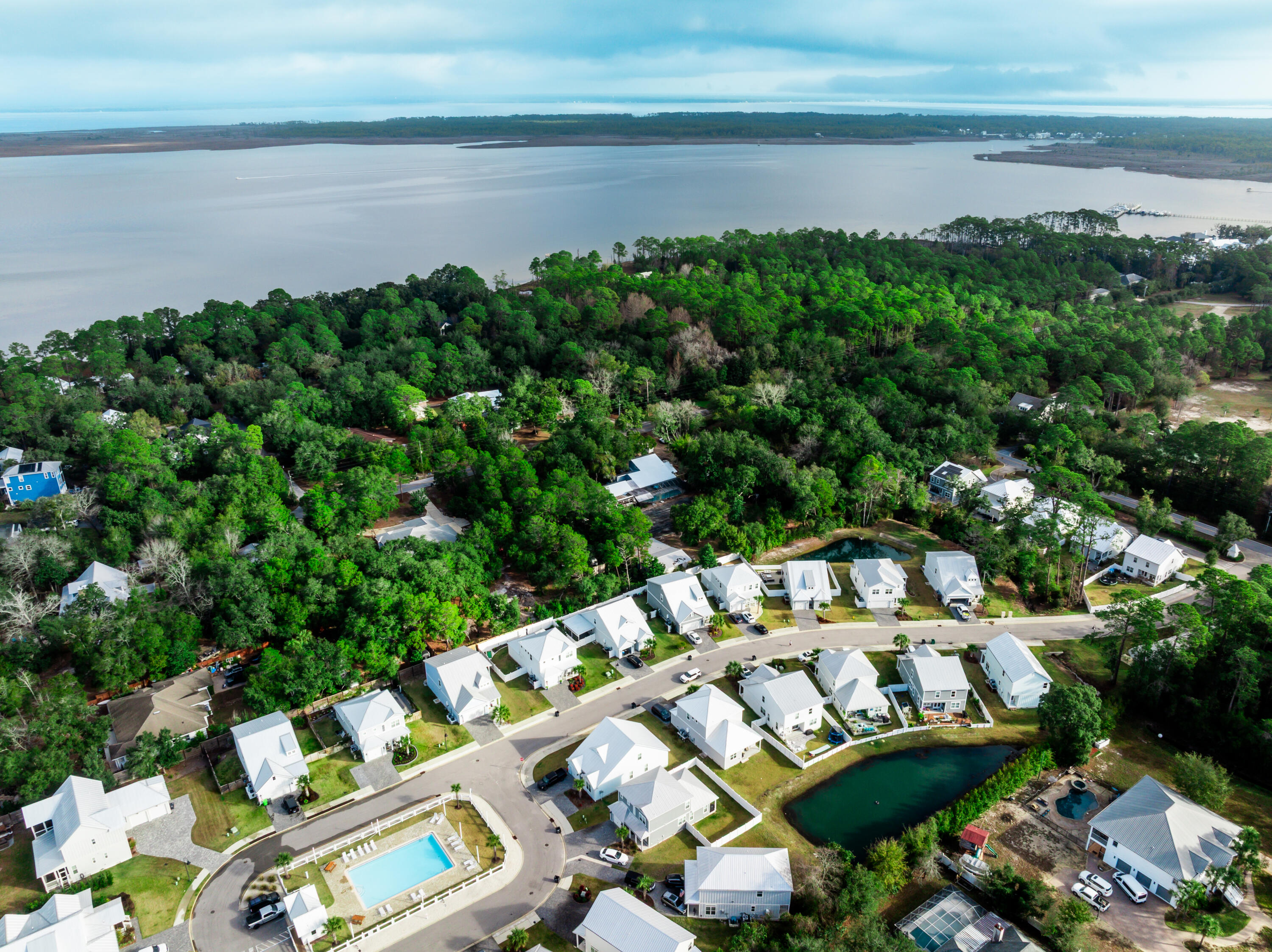 Daxton on the Bay - Residential