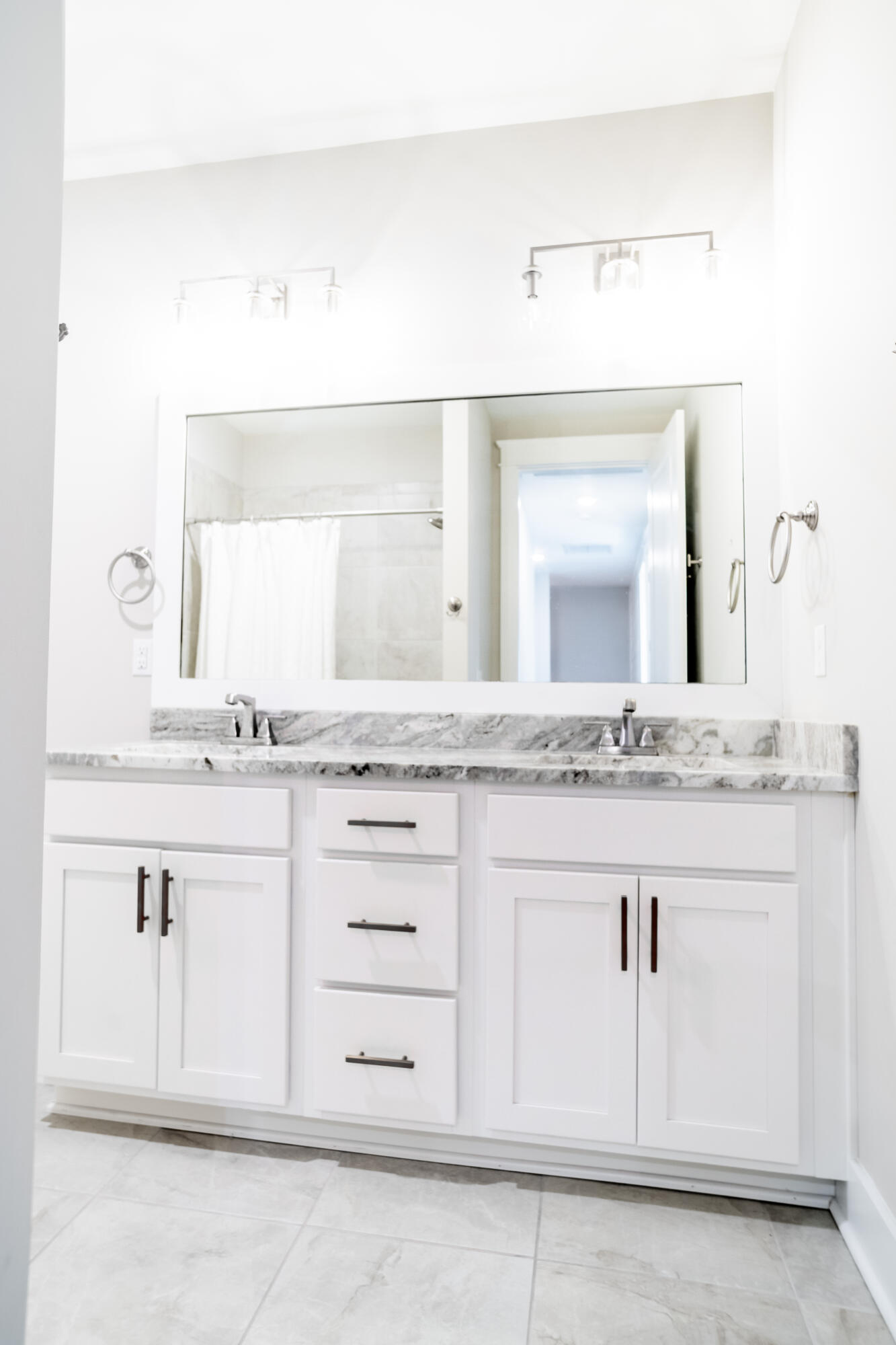 Daxton on the Bay - Residential