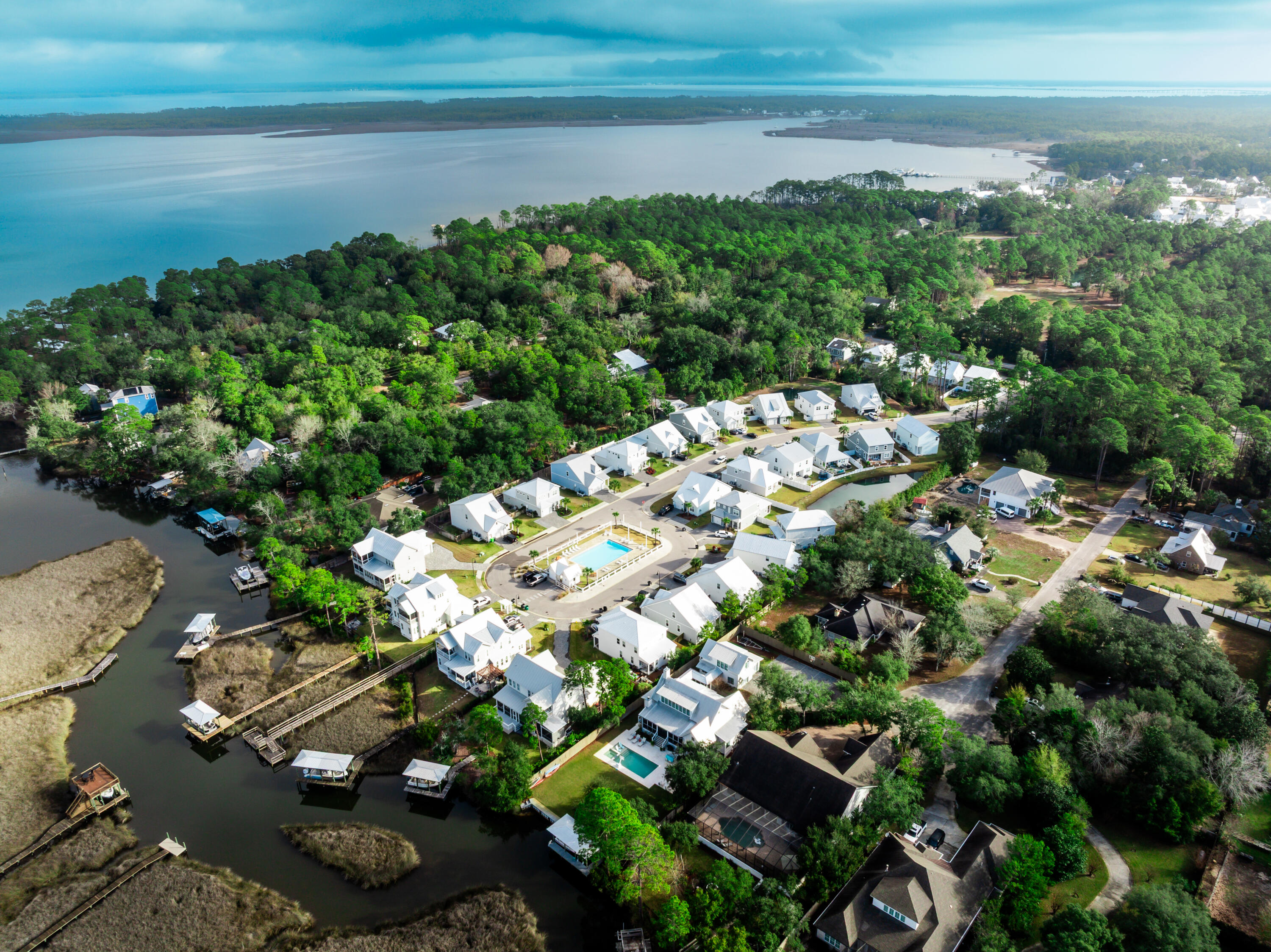 Daxton on the Bay - Residential