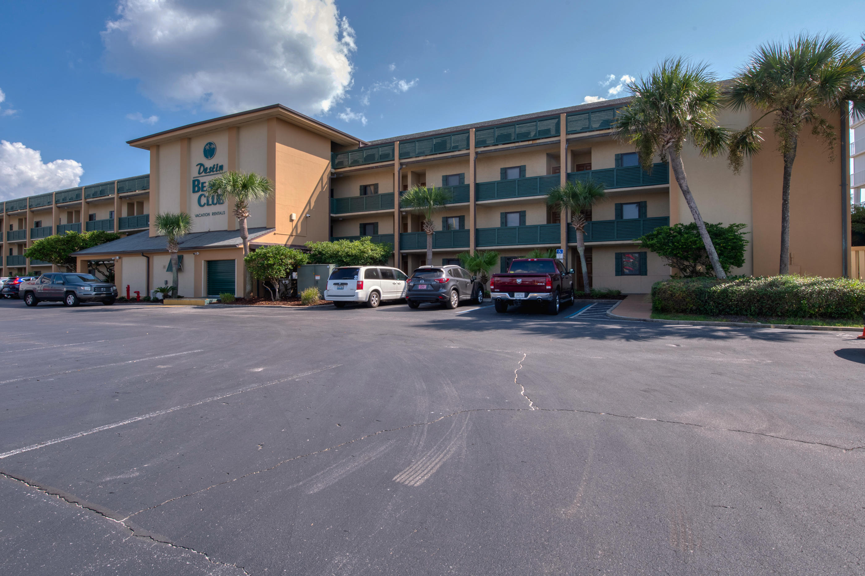 DESTIN BEACH CLUB - Residential