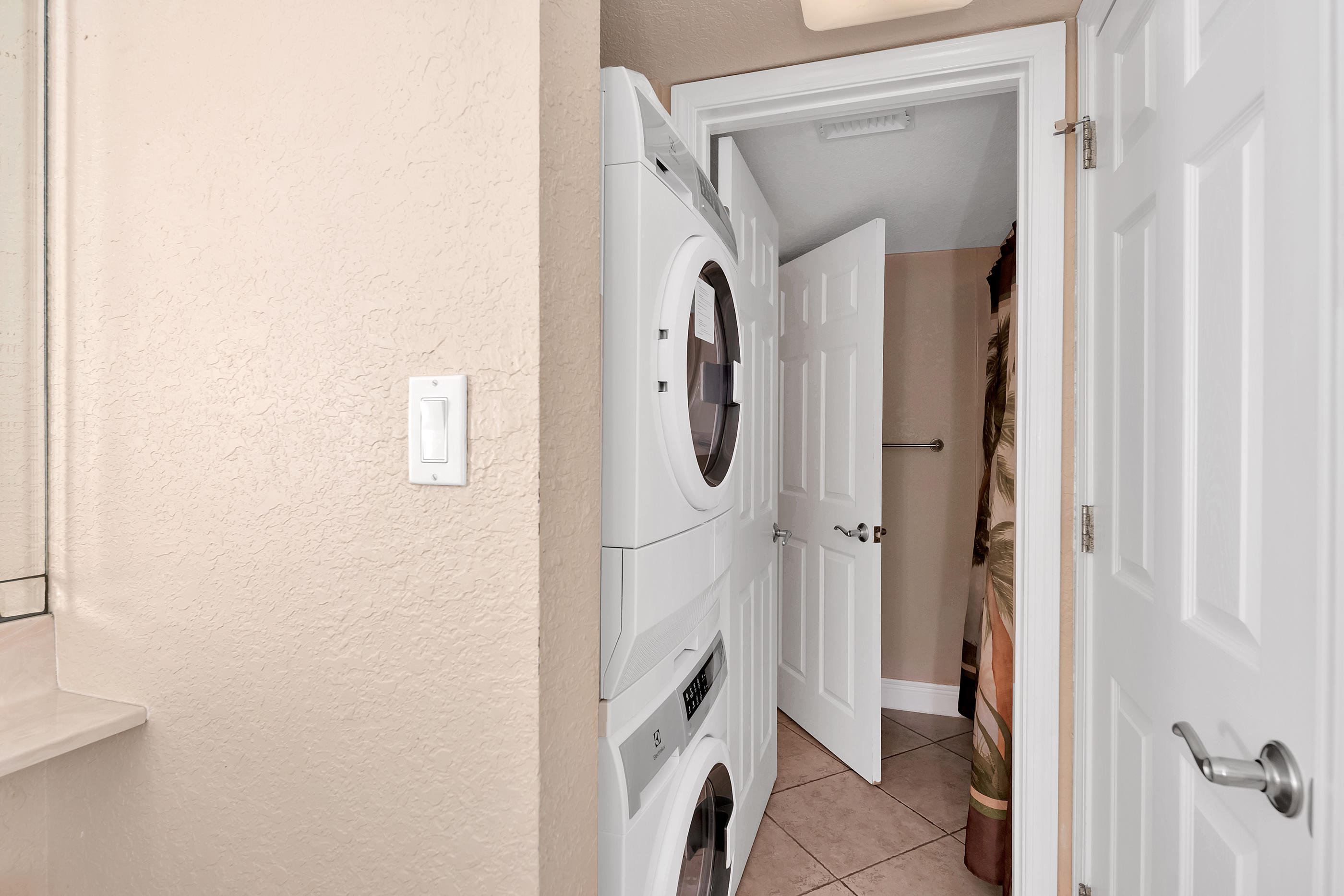 DESTIN BEACH CLUB - Residential