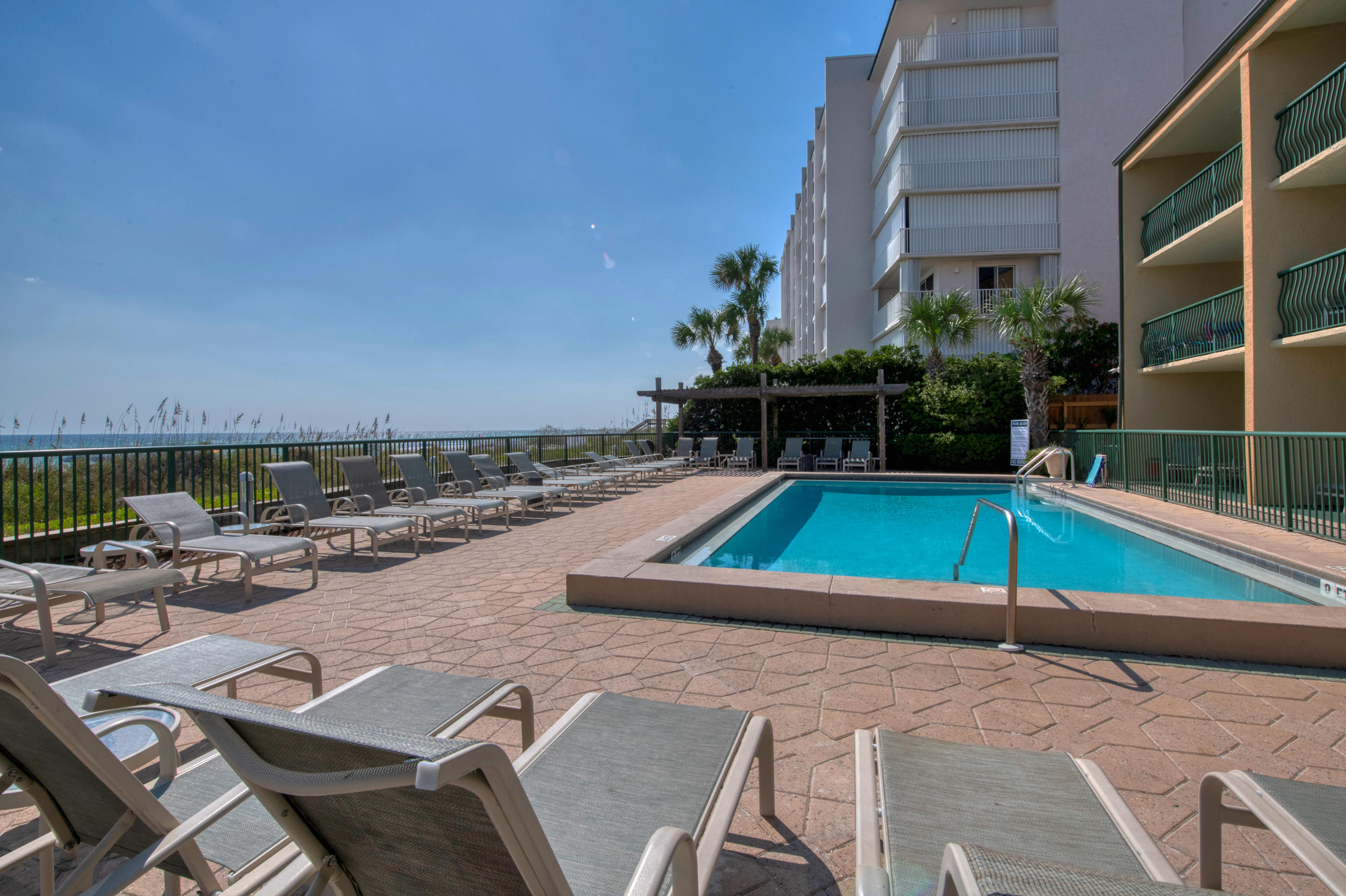 DESTIN BEACH CLUB - Residential