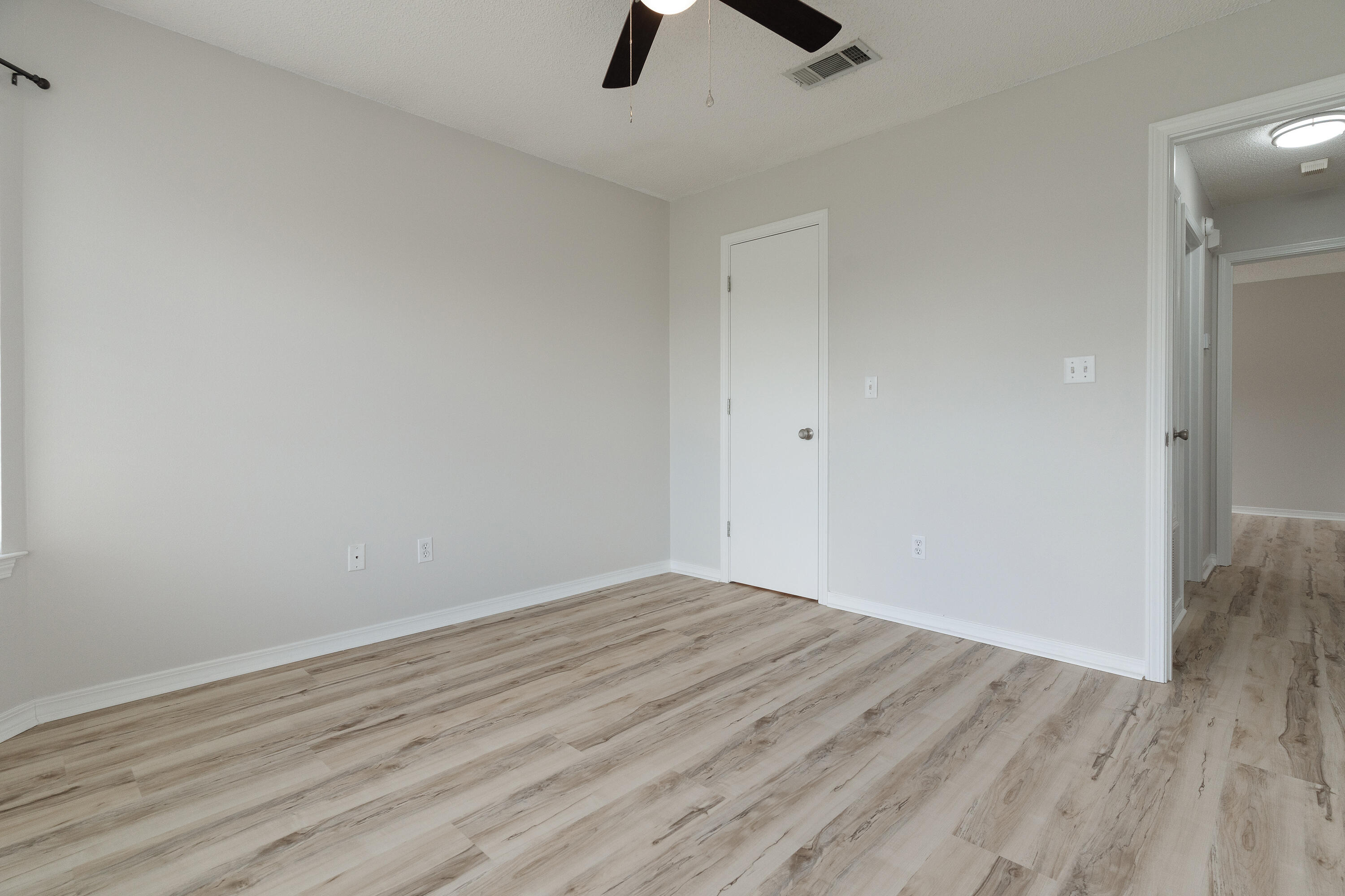 VICTORIA PARK - Residential Lease