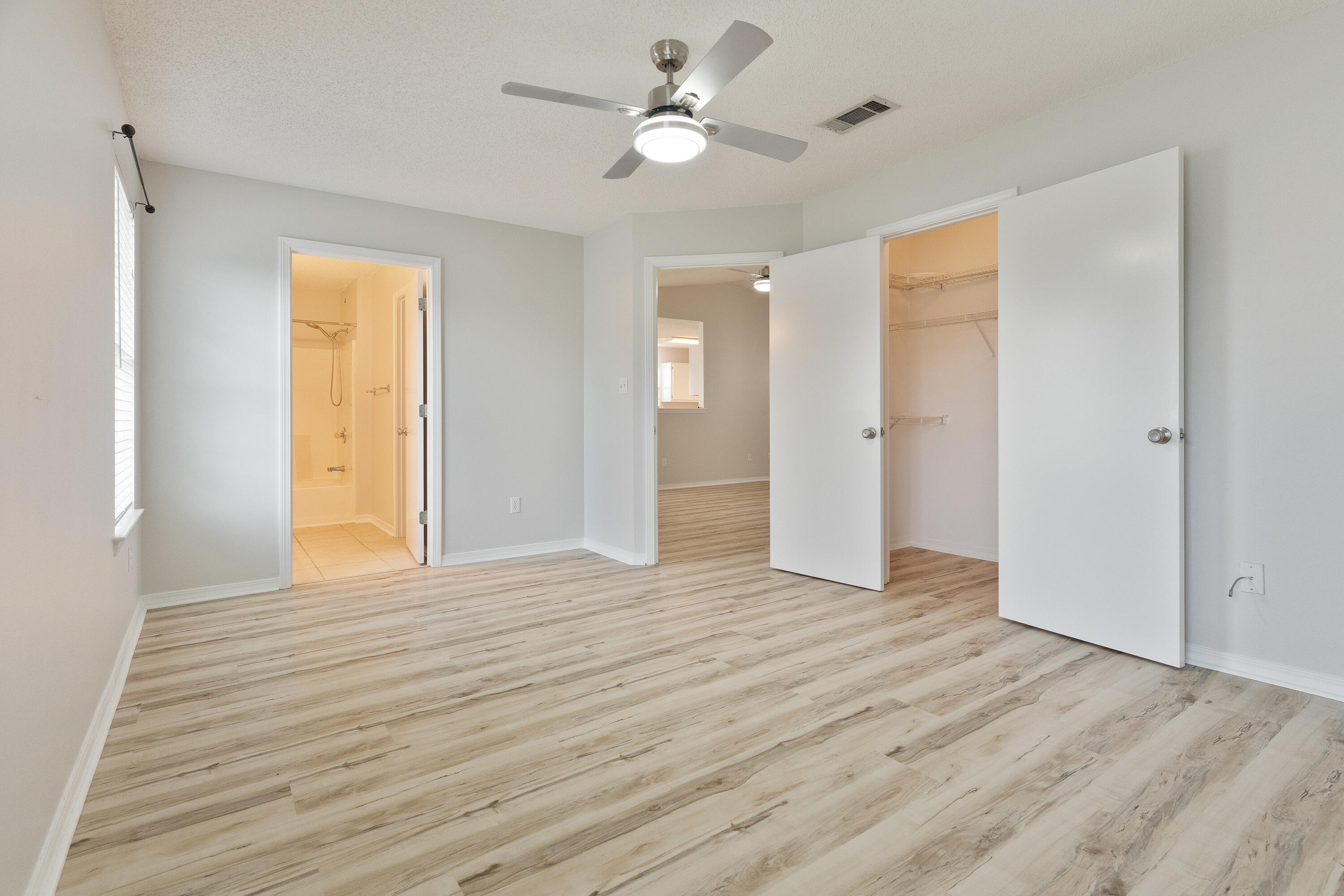 VICTORIA PARK - Residential Lease