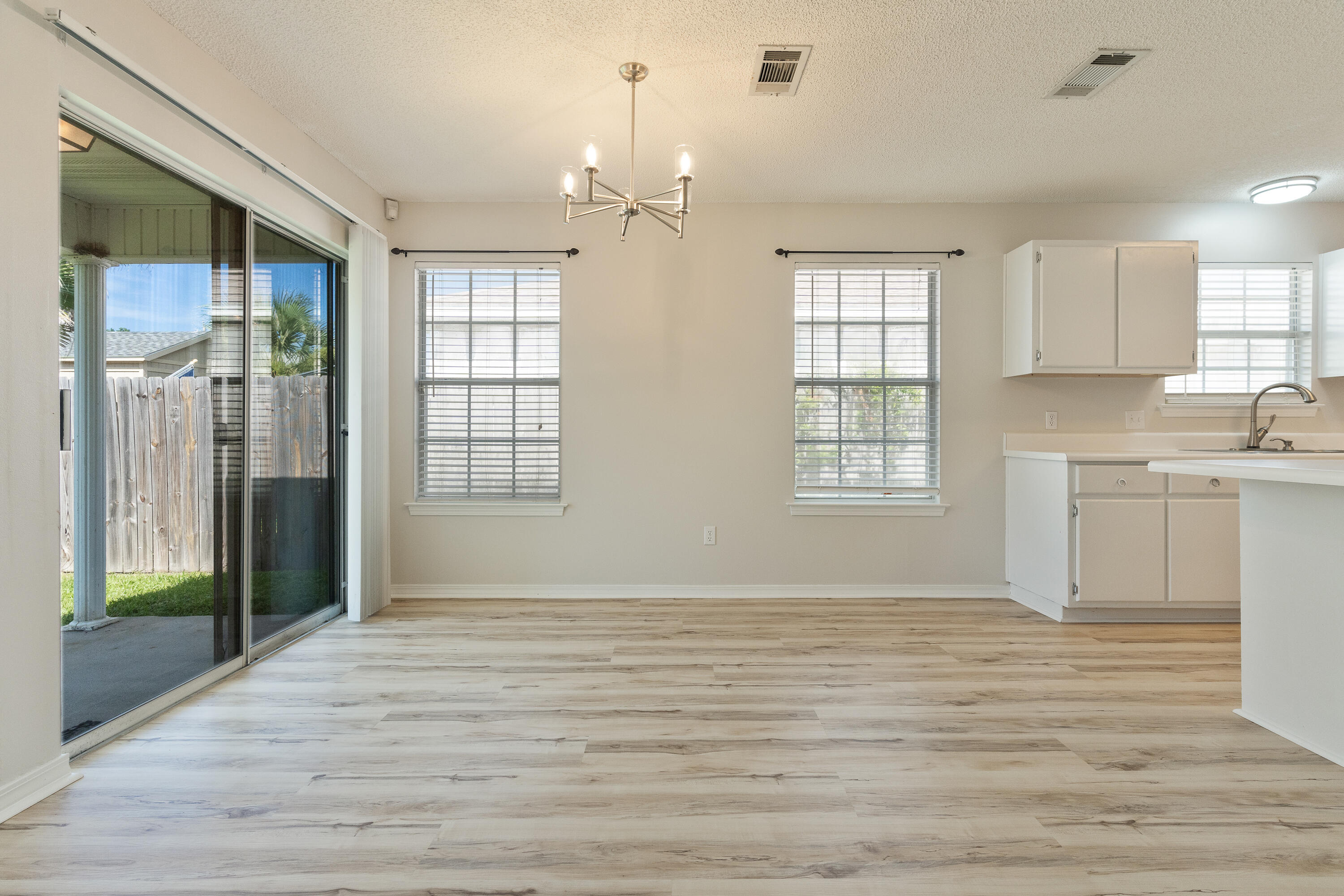 VICTORIA PARK - Residential Lease