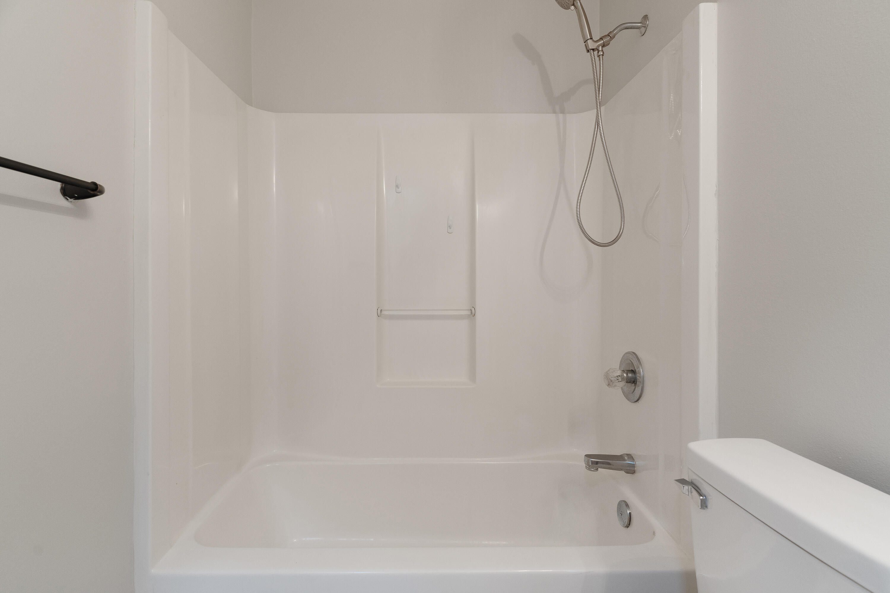 VICTORIA PARK - Residential Lease